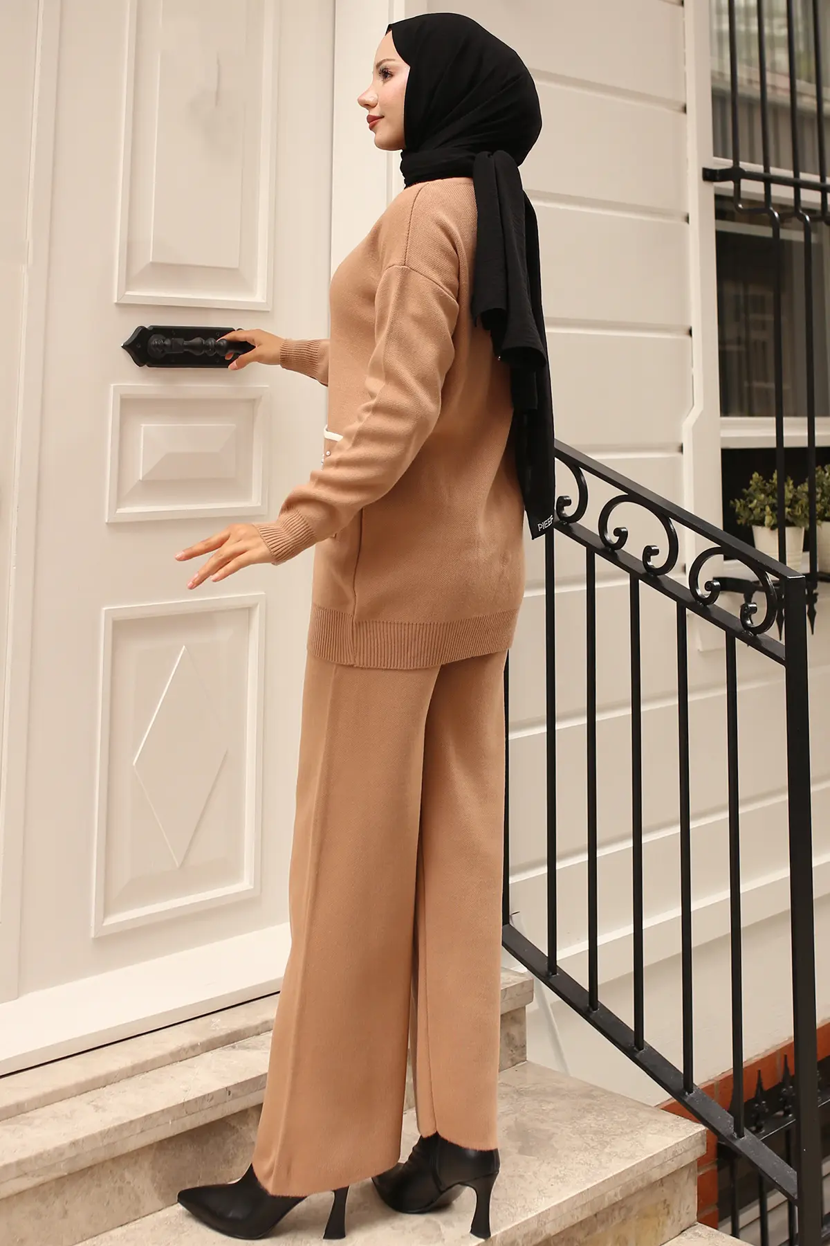 4066 Cebi Taş Detaylı Triko Takım Vizon-detail