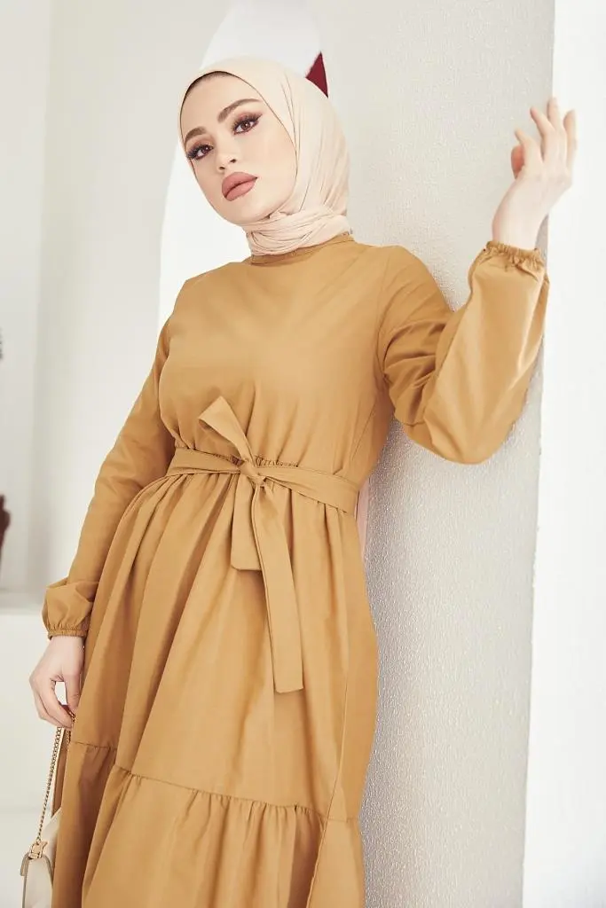 411 Sıfır Yaka Beli Kuşaklı Tesettür Elbise Bej-detail