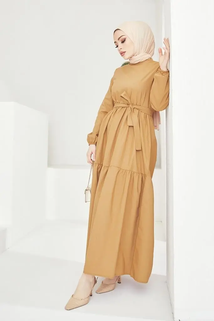 411 Sıfır Yaka Beli Kuşaklı Tesettür Elbise Bej-detail