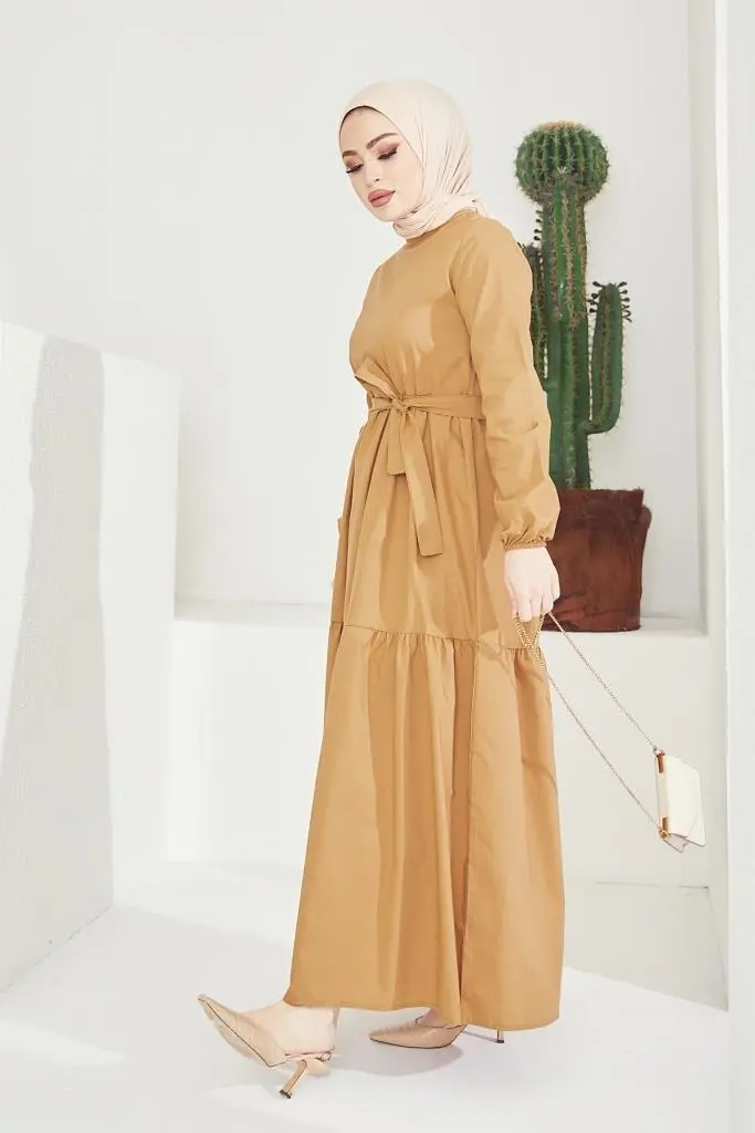 411 Sıfır Yaka Beli Kuşaklı Tesettür Elbise Bej-detail