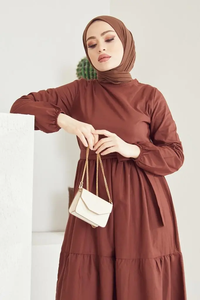 411 Sıfır Yaka Beli Kuşaklı Tesettür Elbise Kahve-detail