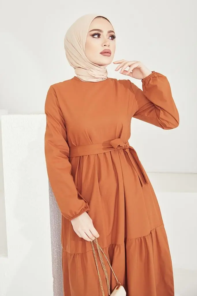 411 Sıfır Yaka Beli Kuşaklı Tesettür Elbise Tarçın-detail