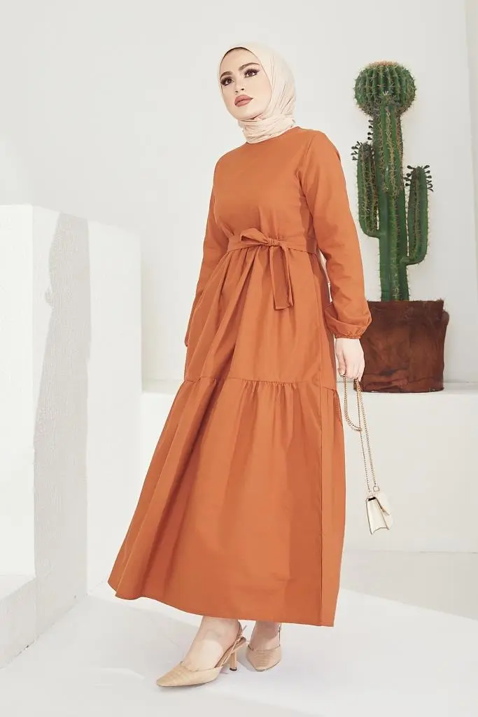 411 Sıfır Yaka Beli Kuşaklı Tesettür Elbise Tarçın-detail