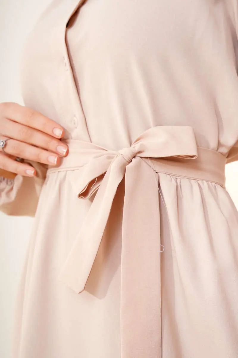 428 Hakim Yaka Düğmeli Tesettür Elbise Bej-detail