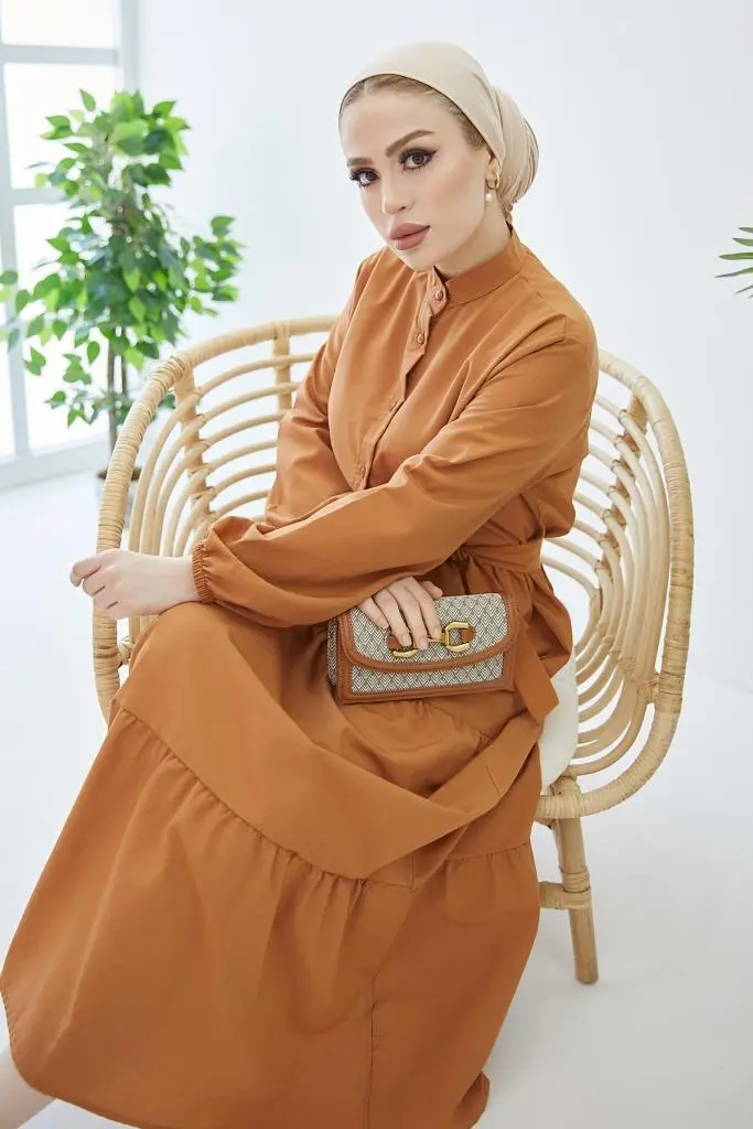 428 Hakim Yaka Düğmeli Tesettür Elbise Tarçın-detail