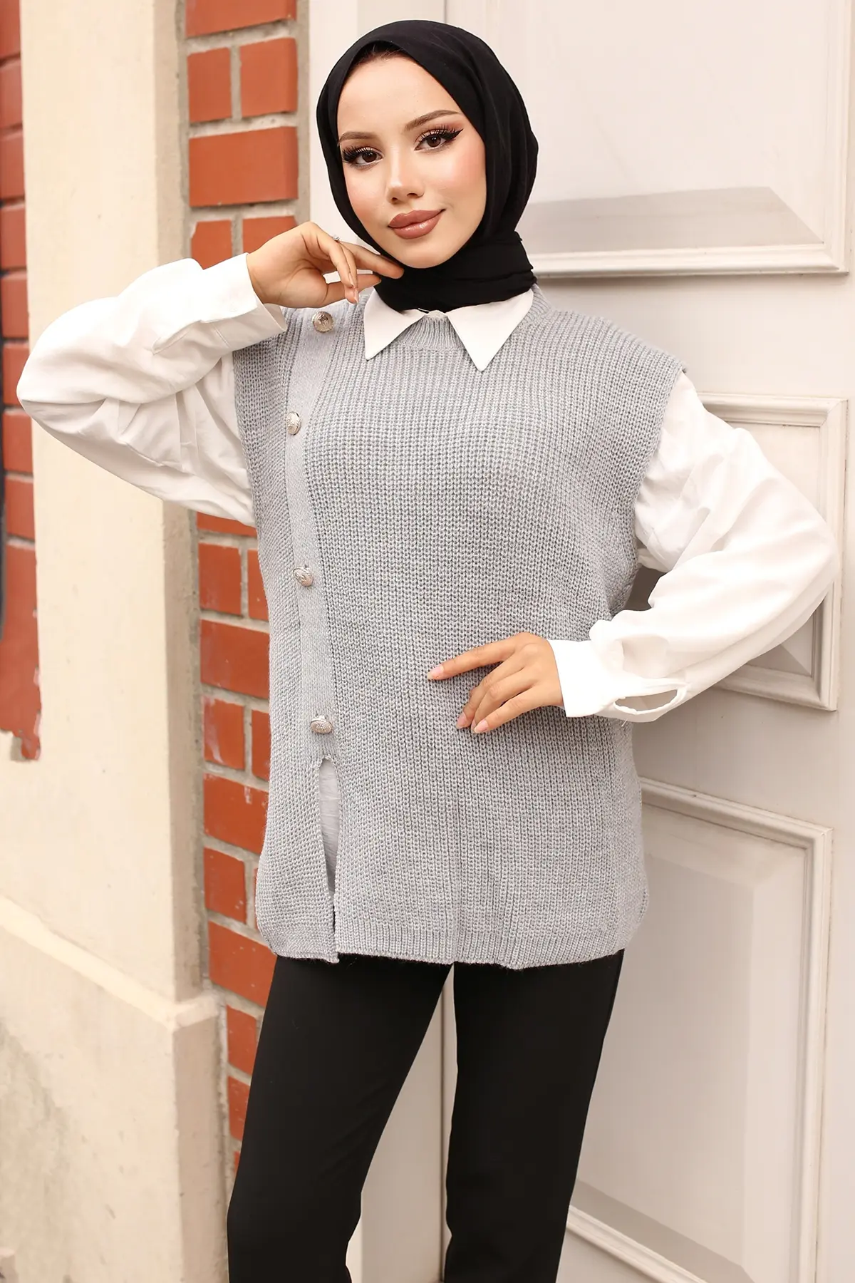 Button Detailed Sweater-detail