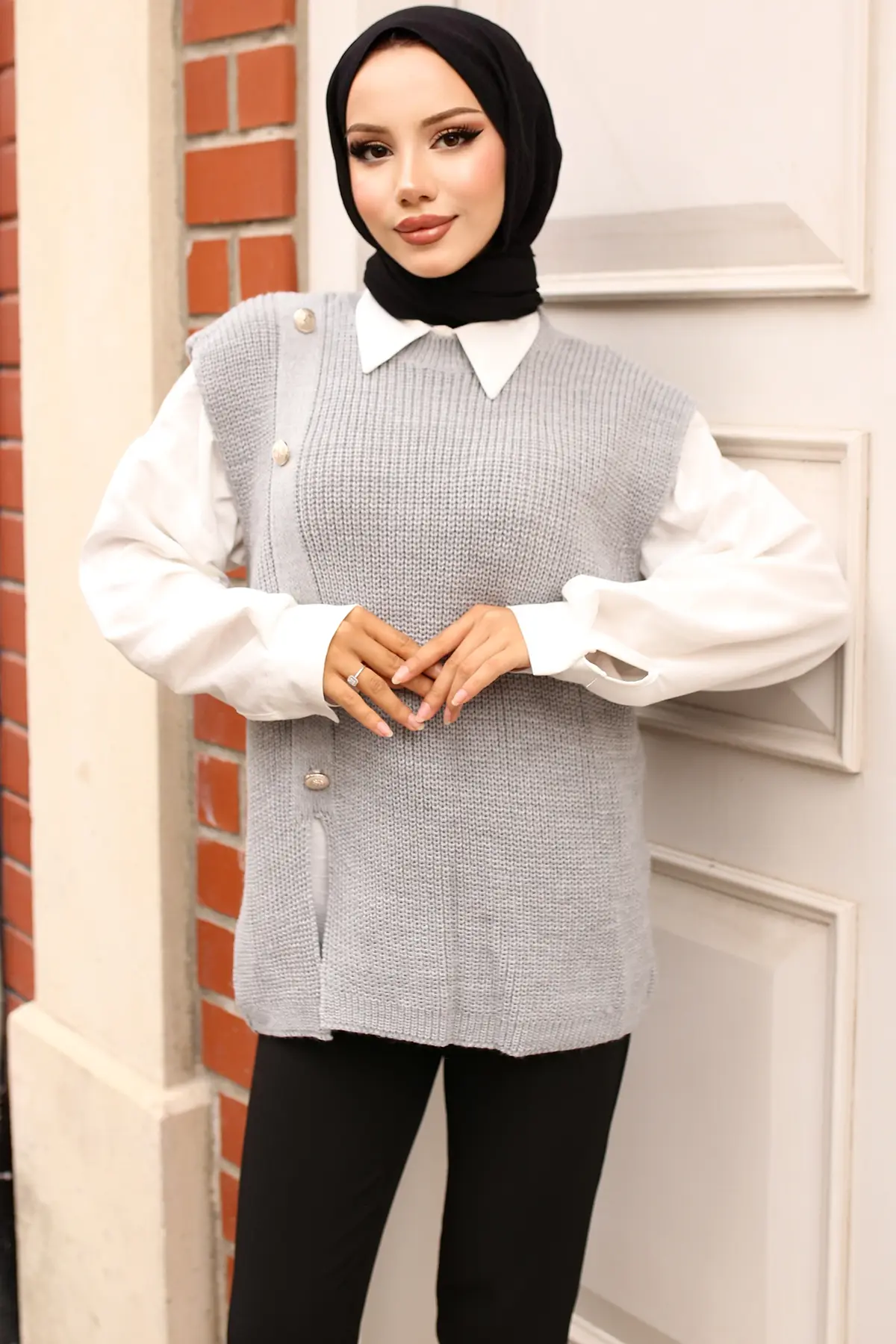 Button Detailed Sweater-detail