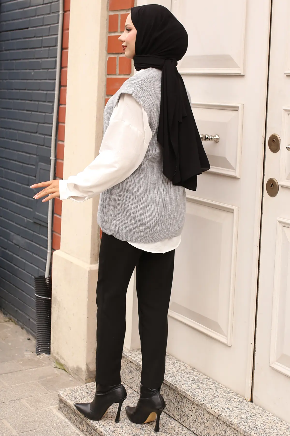 Button Detailed Sweater-detail