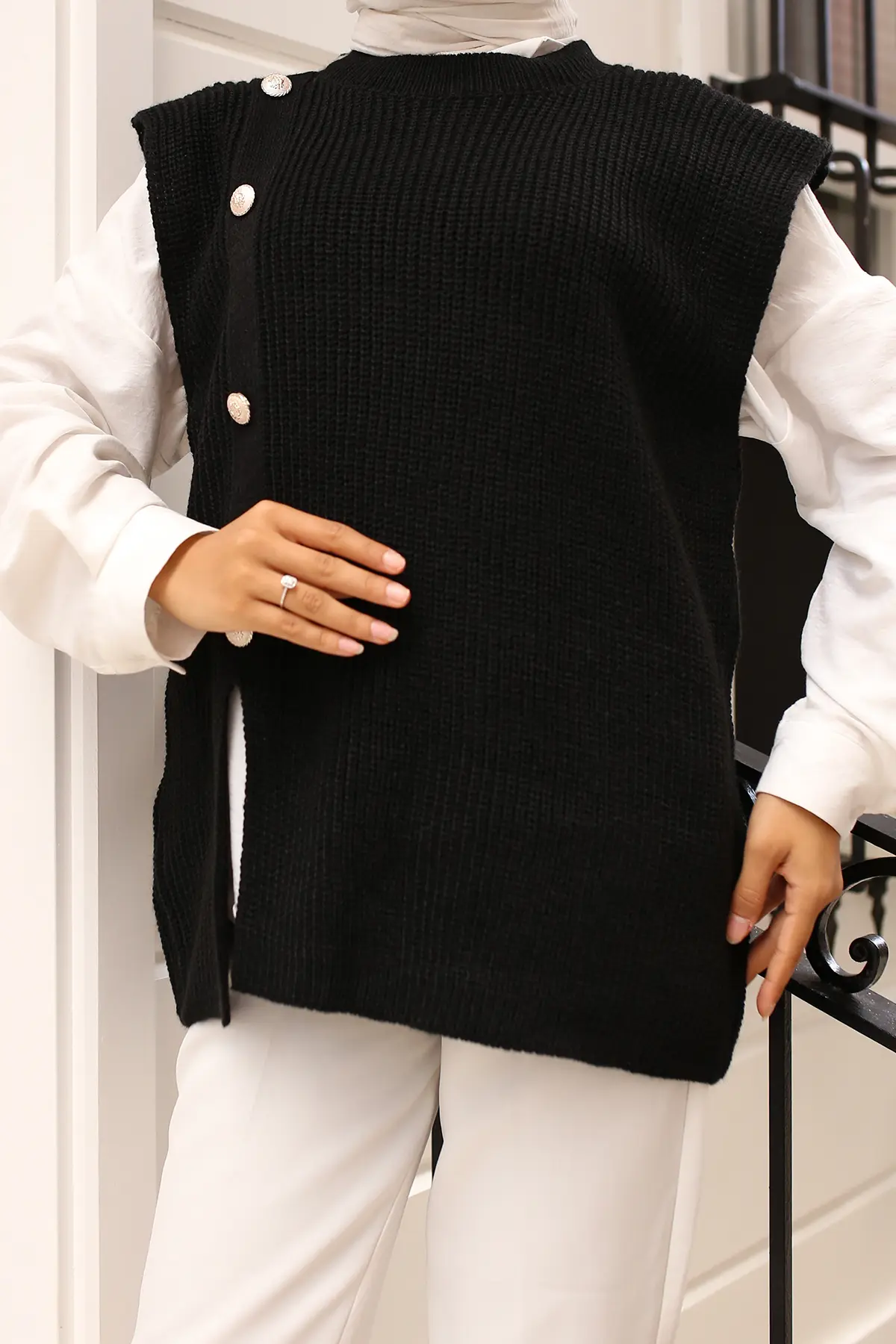 Button Detailed Sweater-detail