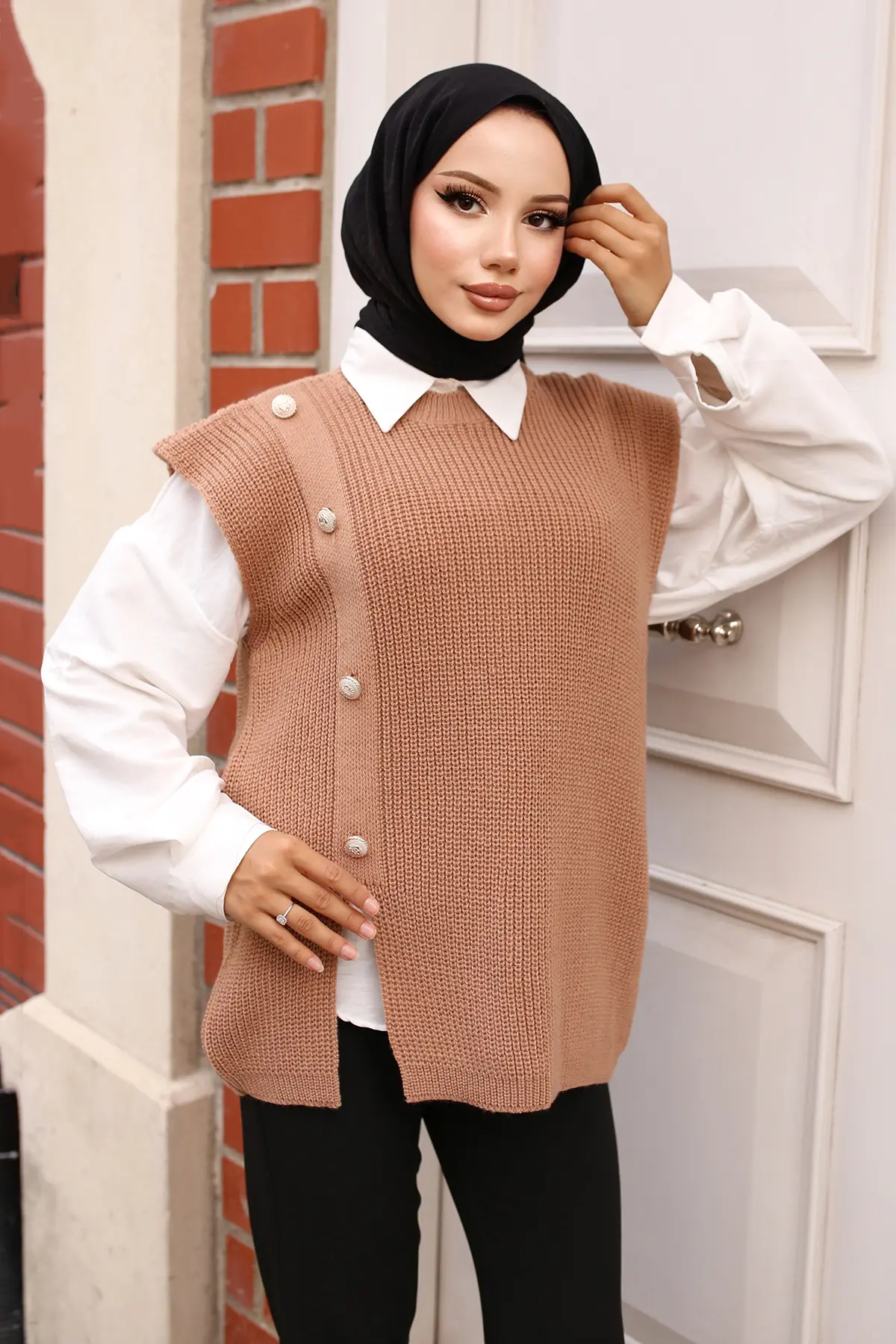 Button Detailed Sweater-detail