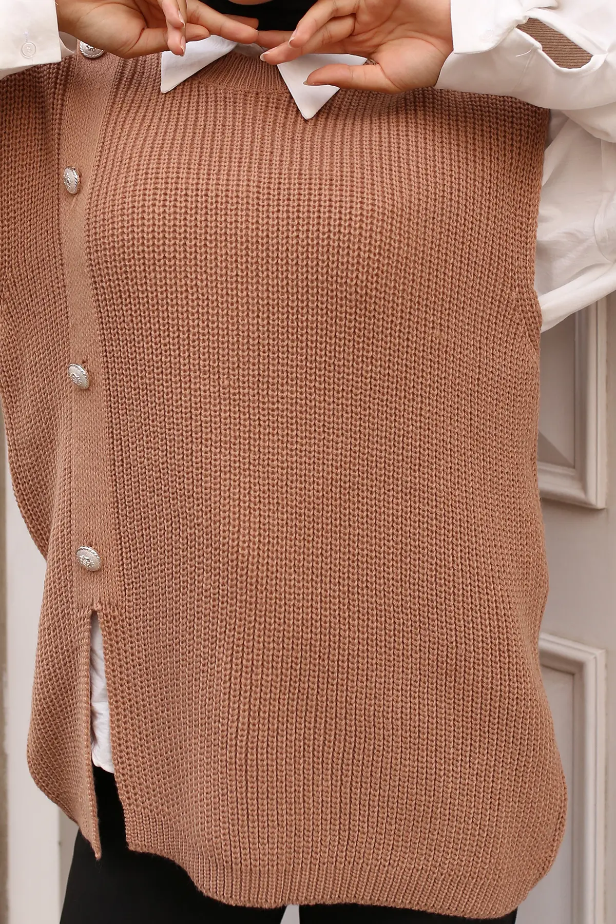 Button Detailed Sweater-detail