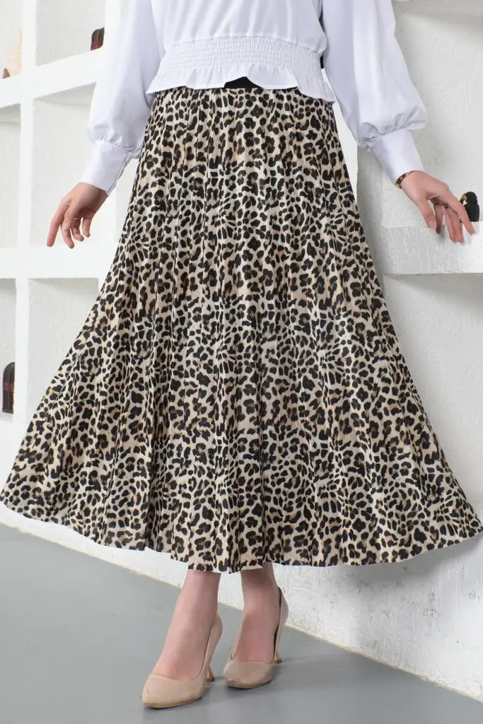 Leopard Patterned Skirt-detail