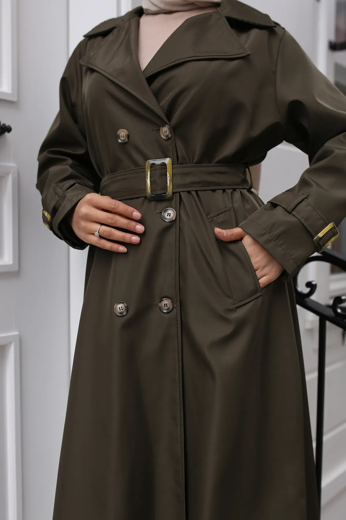 Belted Hijab Trench Coat-detail