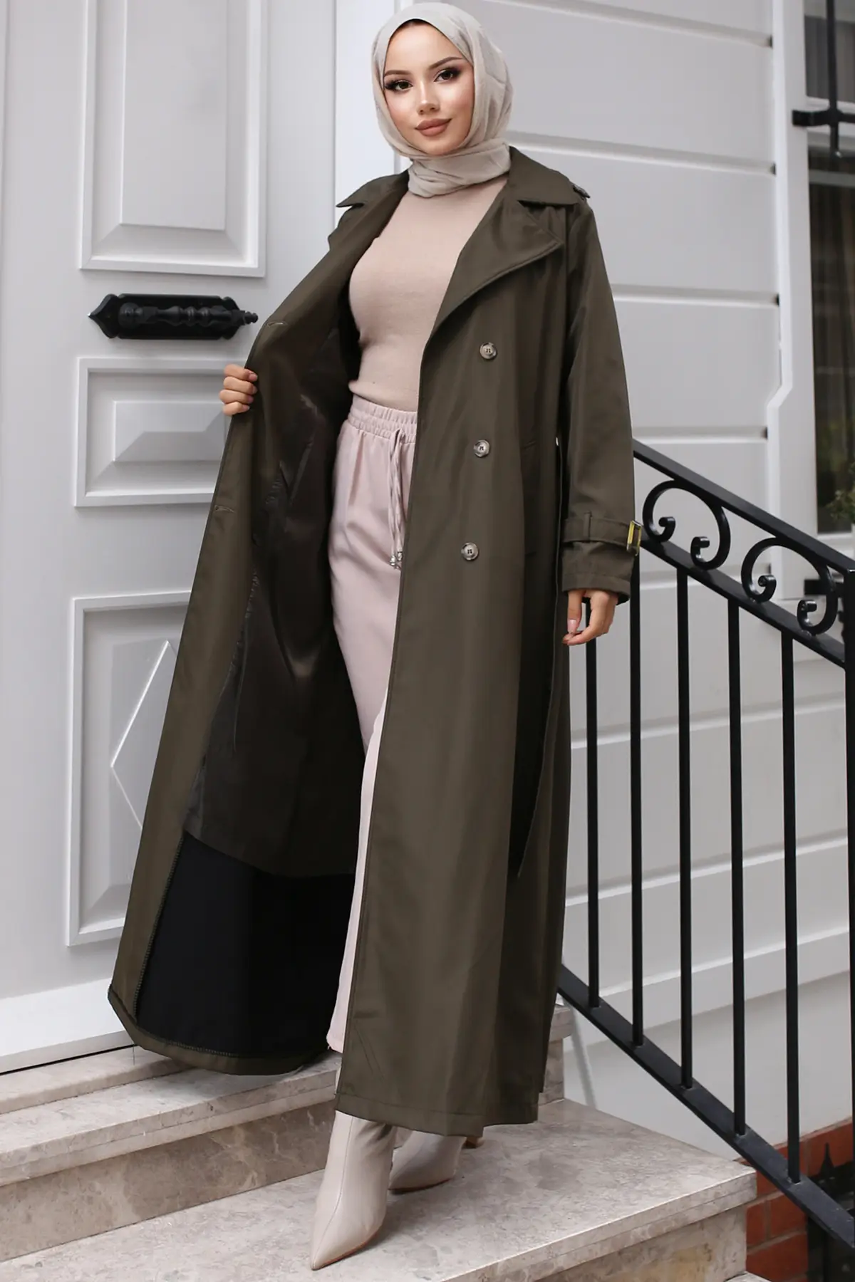 Belted Hijab Trench Coat-detail
