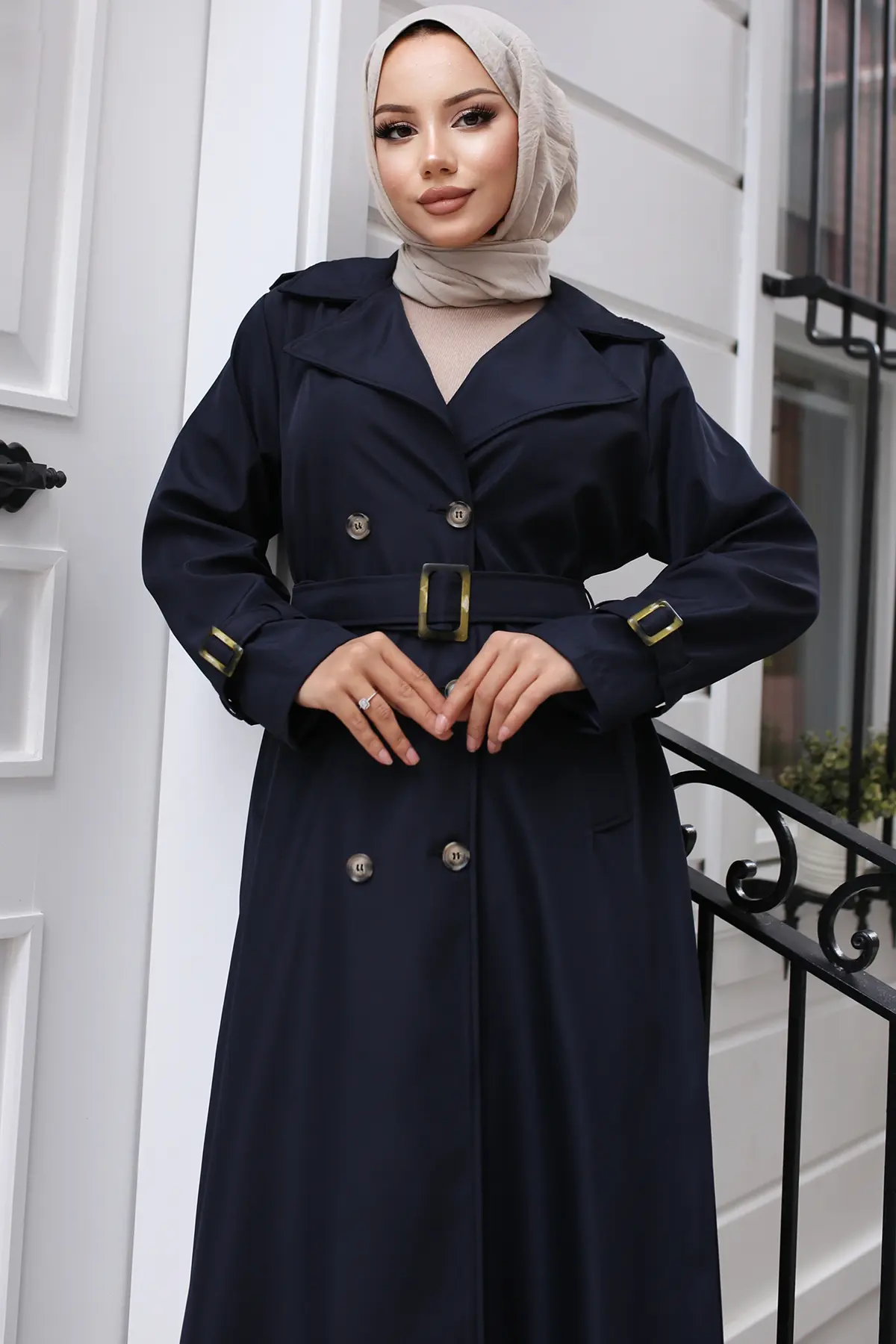 Belted Hijab Trench Coat-detail