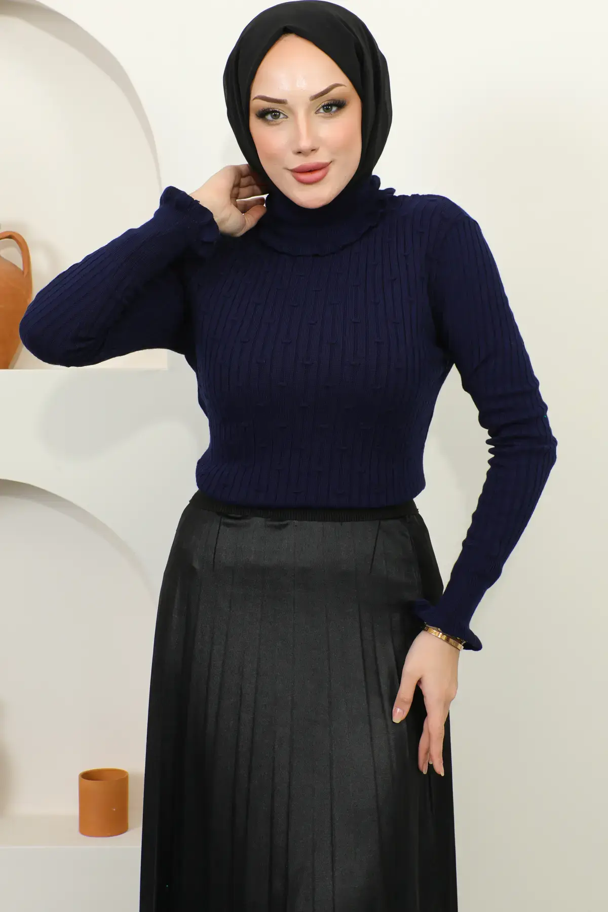 Turtleneck Knitwear Bady With Ruffle Neck And Sleeves