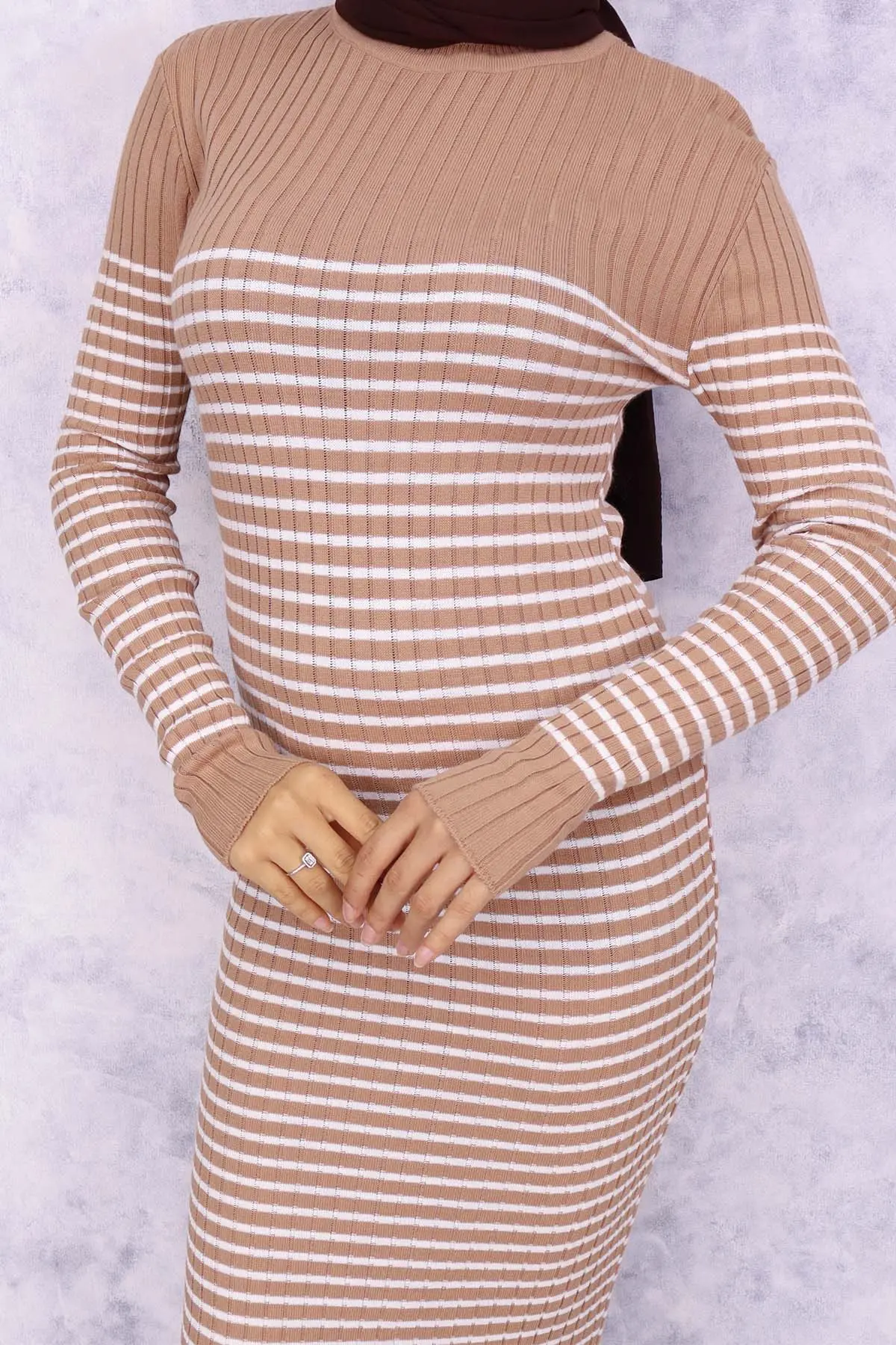 6104 Balıkçı Yaka Çizgili Elbise Vizon-detail