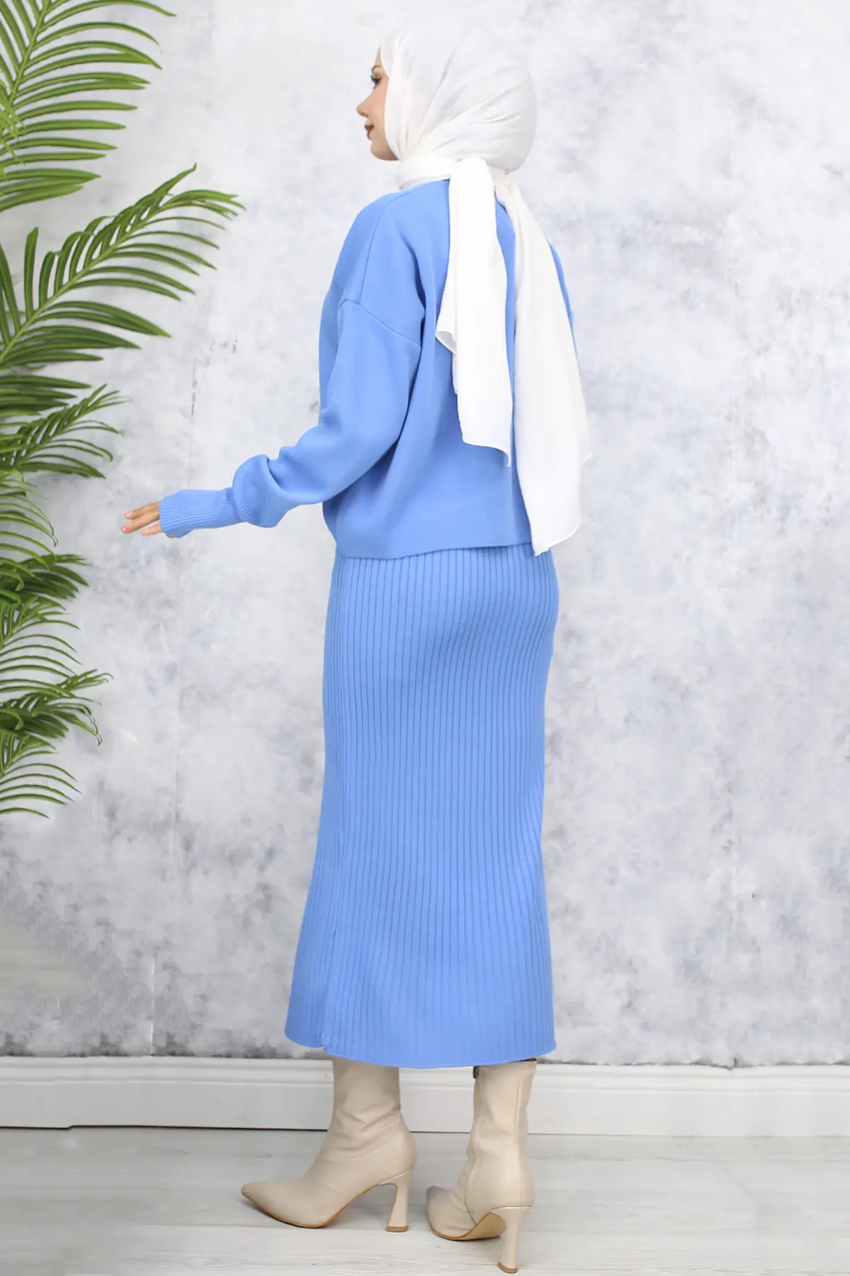 Turtleneck Brooch Detailed Gilet Knitwear Suit-detail