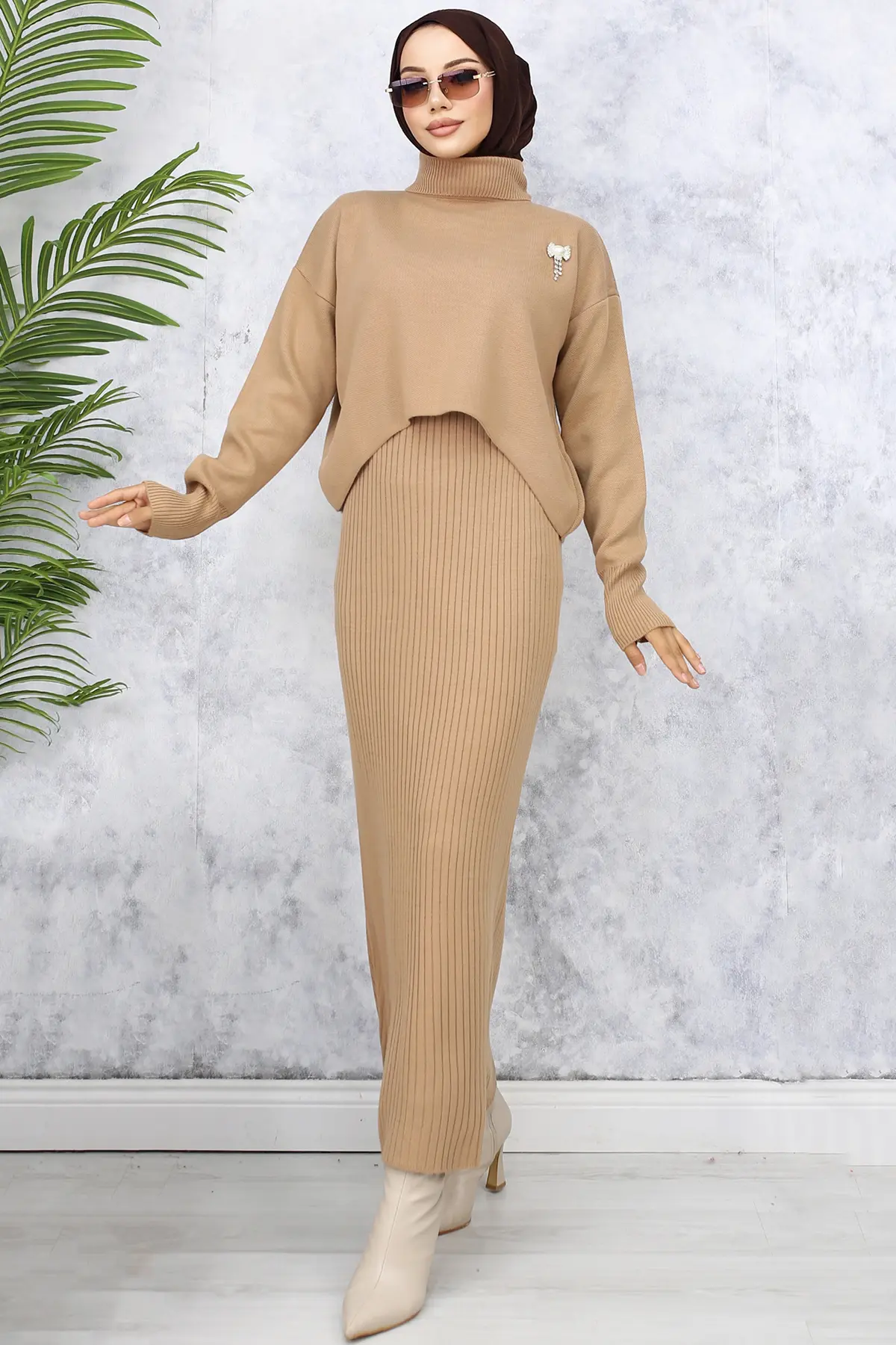 6110 Balıkçı Yaka Broş Detaylı Jile Triko Takım Vizon-detail