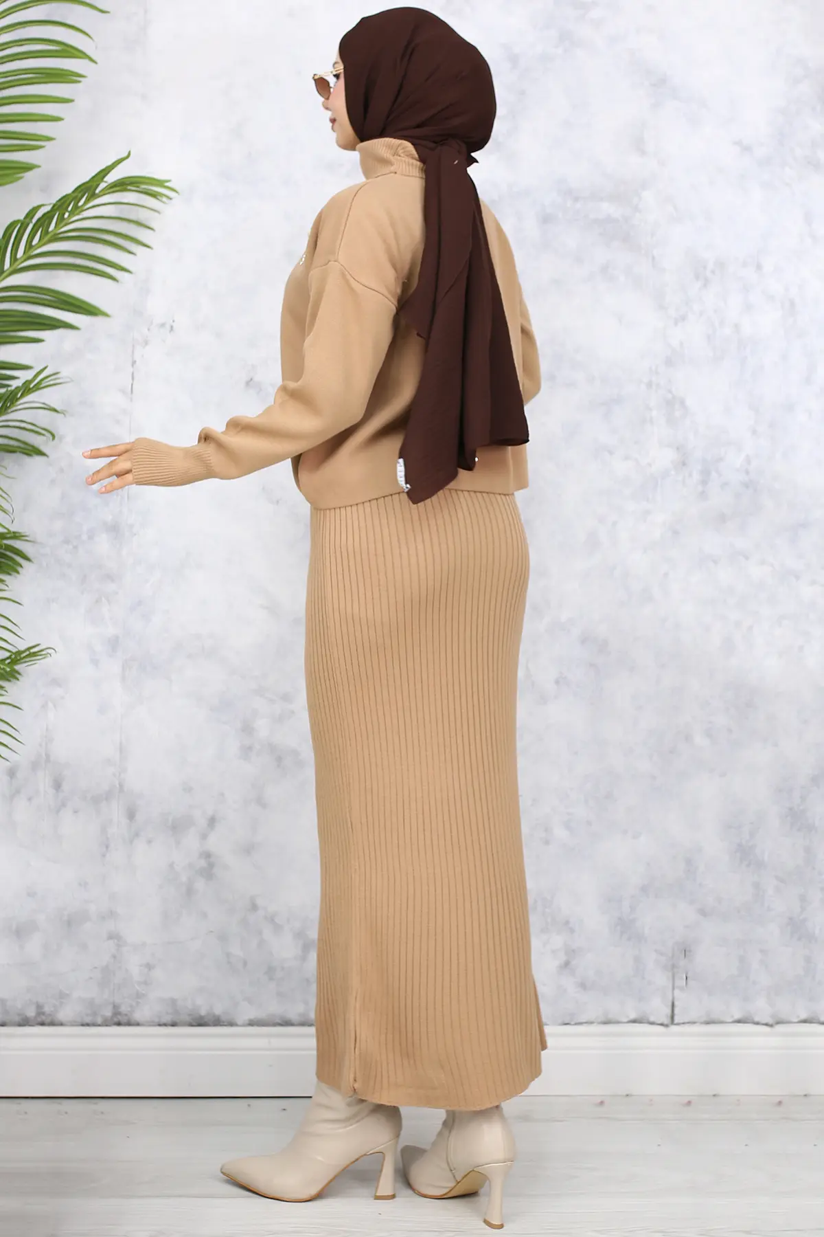 6110 Balıkçı Yaka Broş Detaylı Jile Triko Takım Vizon-detail