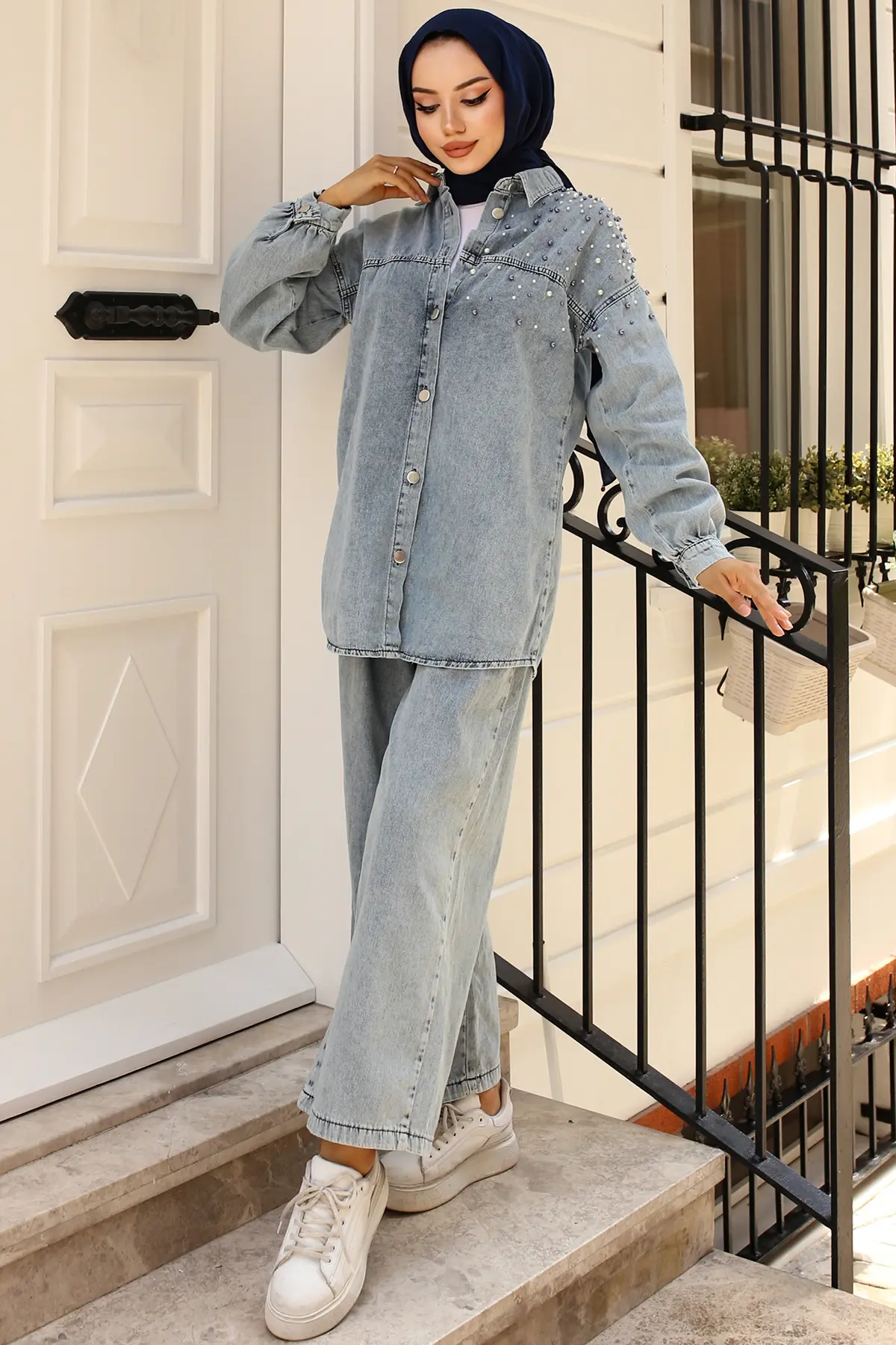 Pearl Detailed Denim Suit-detail