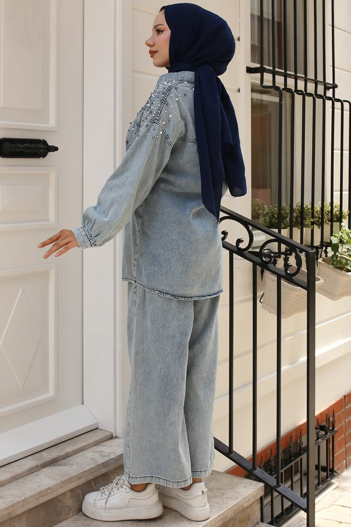 Pearl Detailed Denim Suit-detail