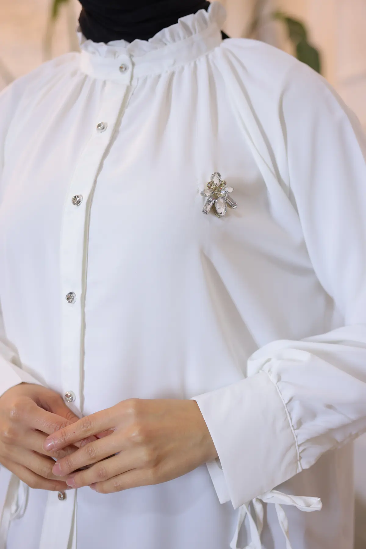 61639 Broşlu Gömlek Ekru-detail