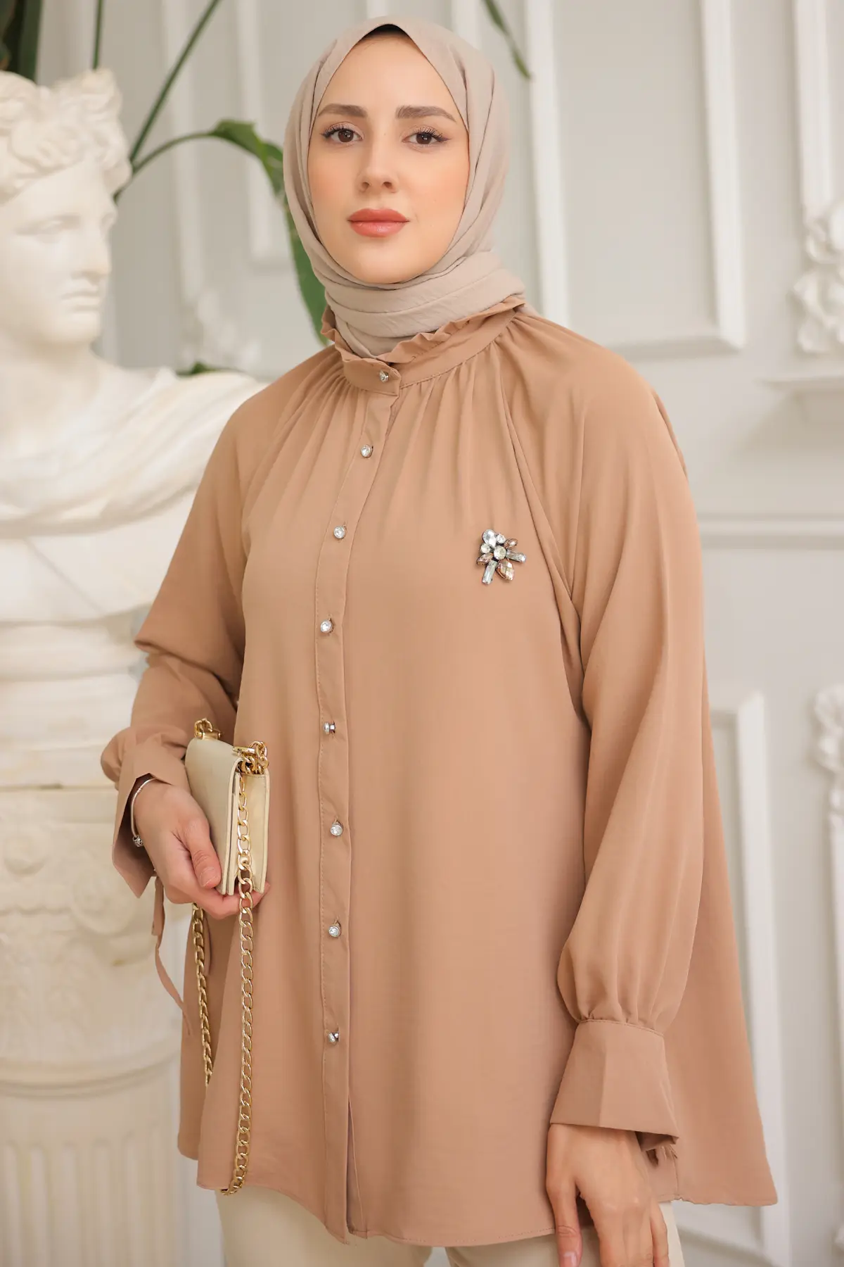 61639 Broşlu Gömlek Vizon-detail