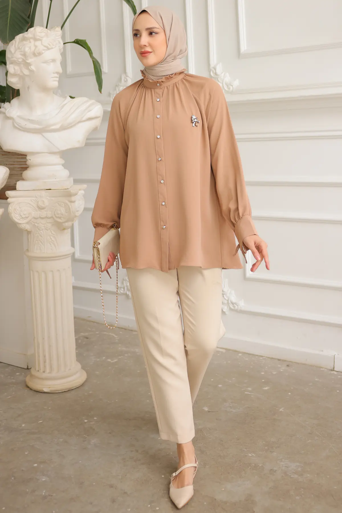 61639 Broşlu Gömlek Vizon-detail