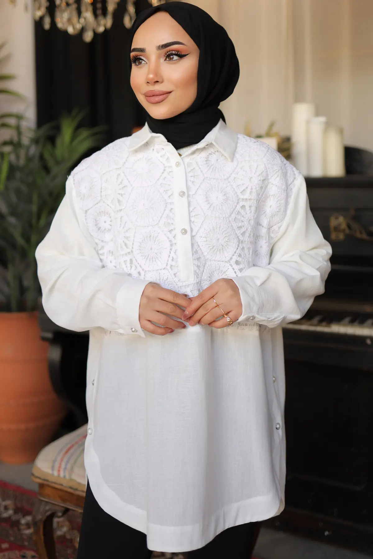 61640 Desenli İnci Düğmeli Gömlek Beyaz-detail