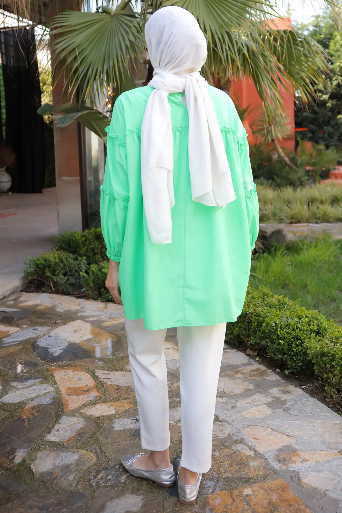 61647 Broş Detaylı Fırfırlı Gömlek Yeşil-detail