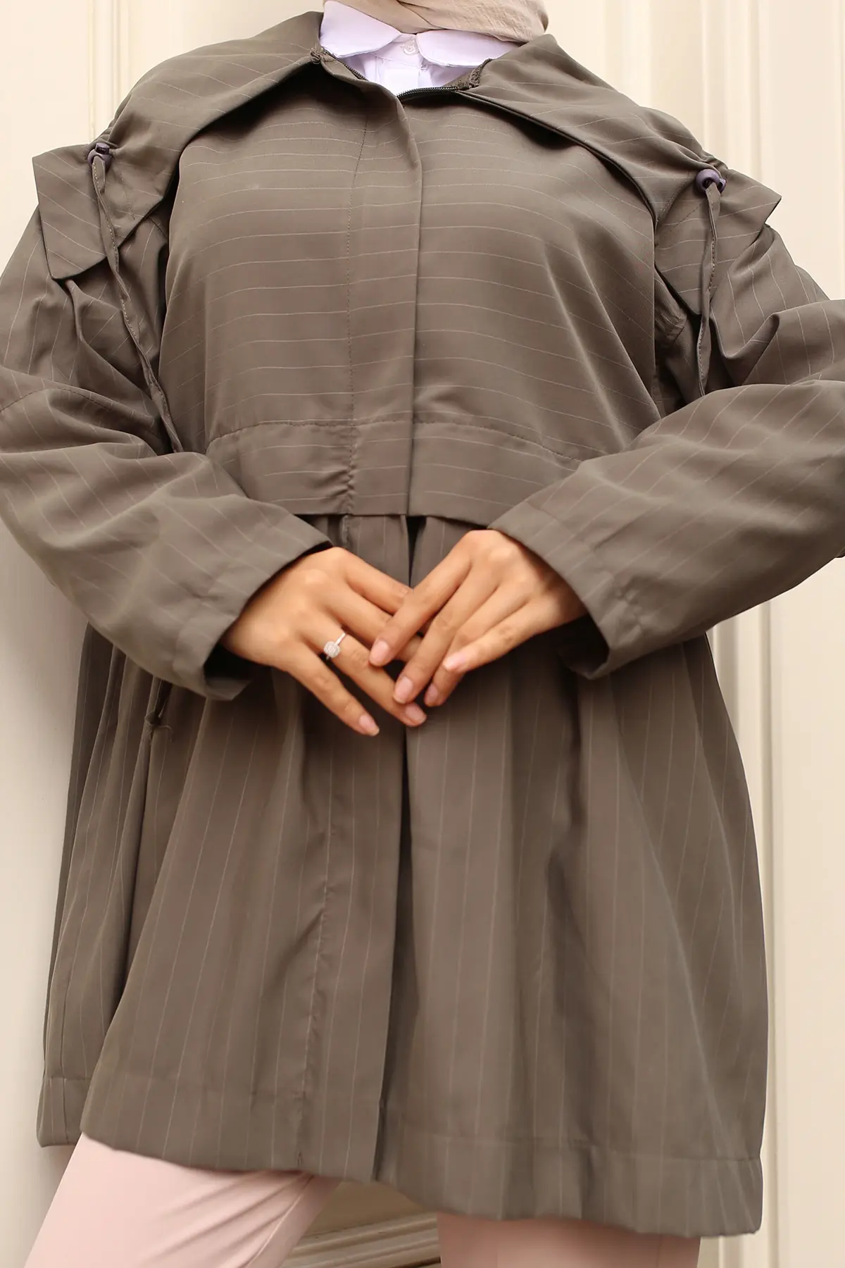 Trench Coat With Collar-detail