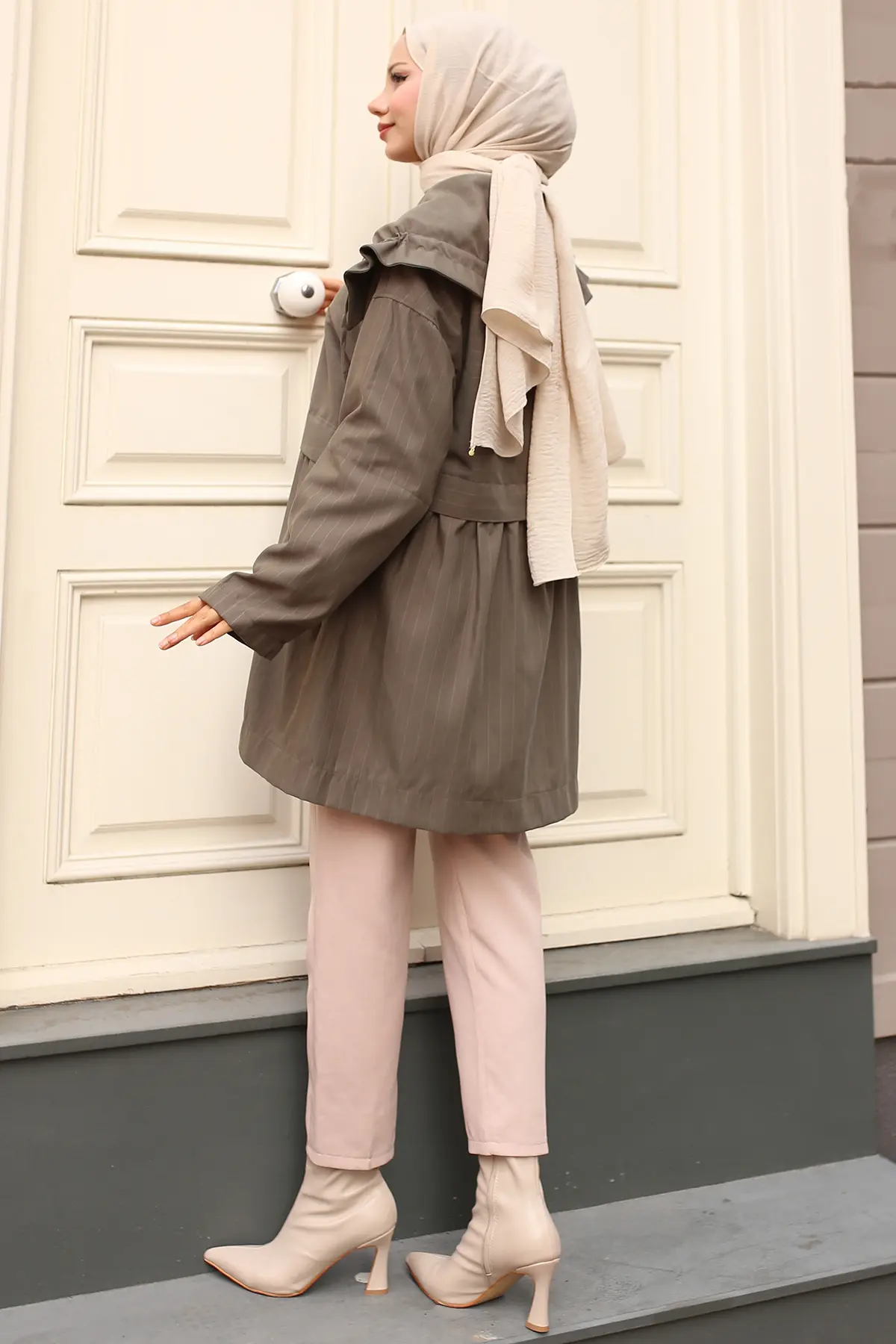 Trench Coat With Collar-detail