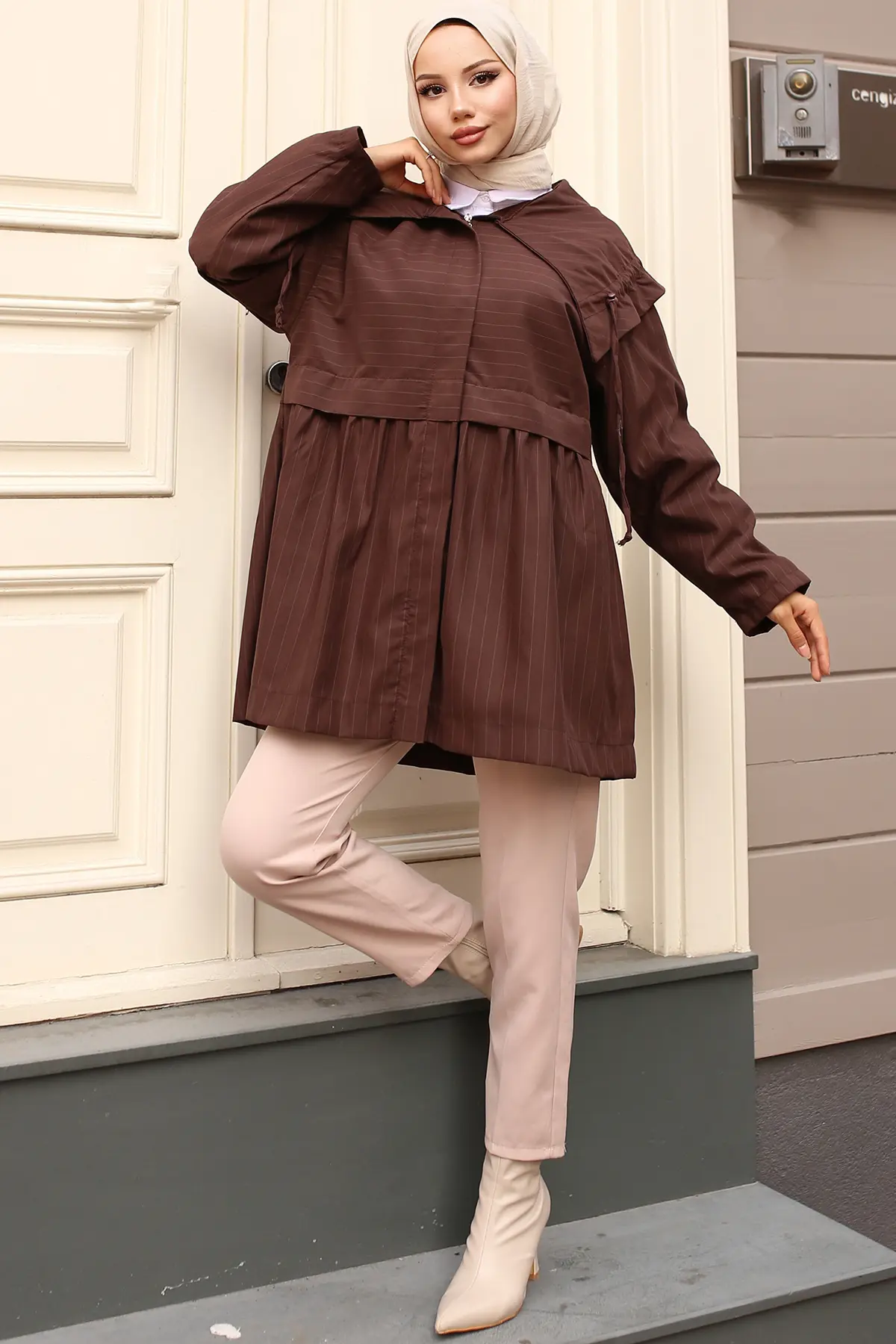 Trench Coat With Collar-detail