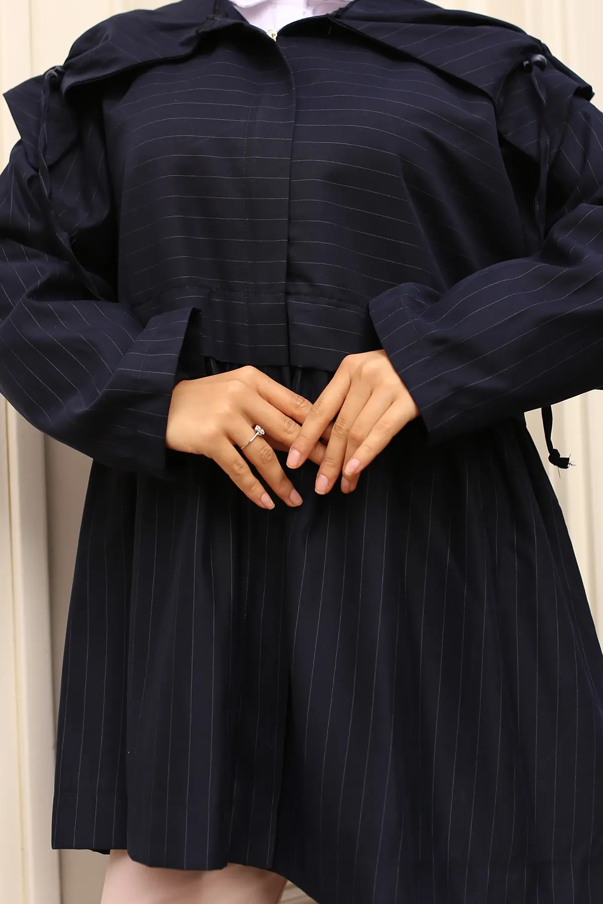 Trench Coat With Collar-detail