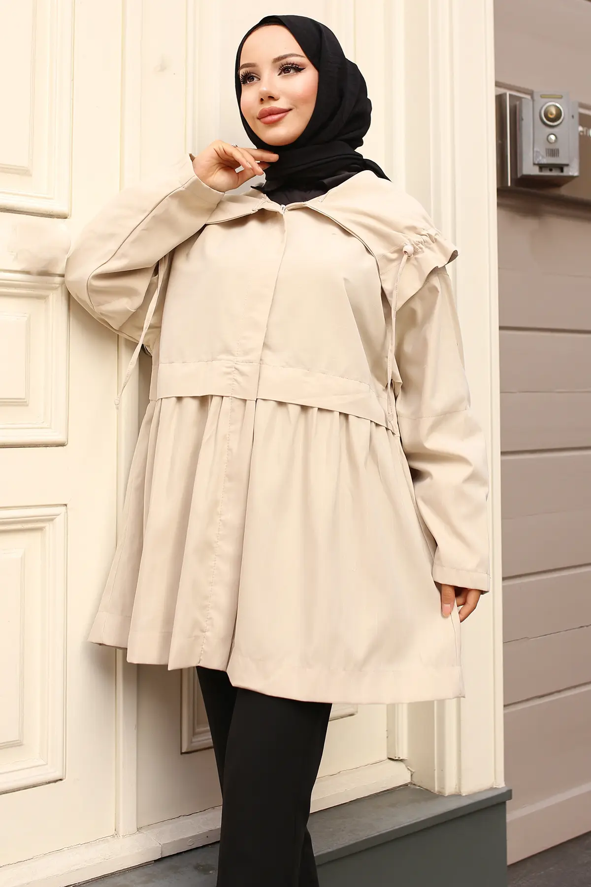 Trench Coat With Collar-detail