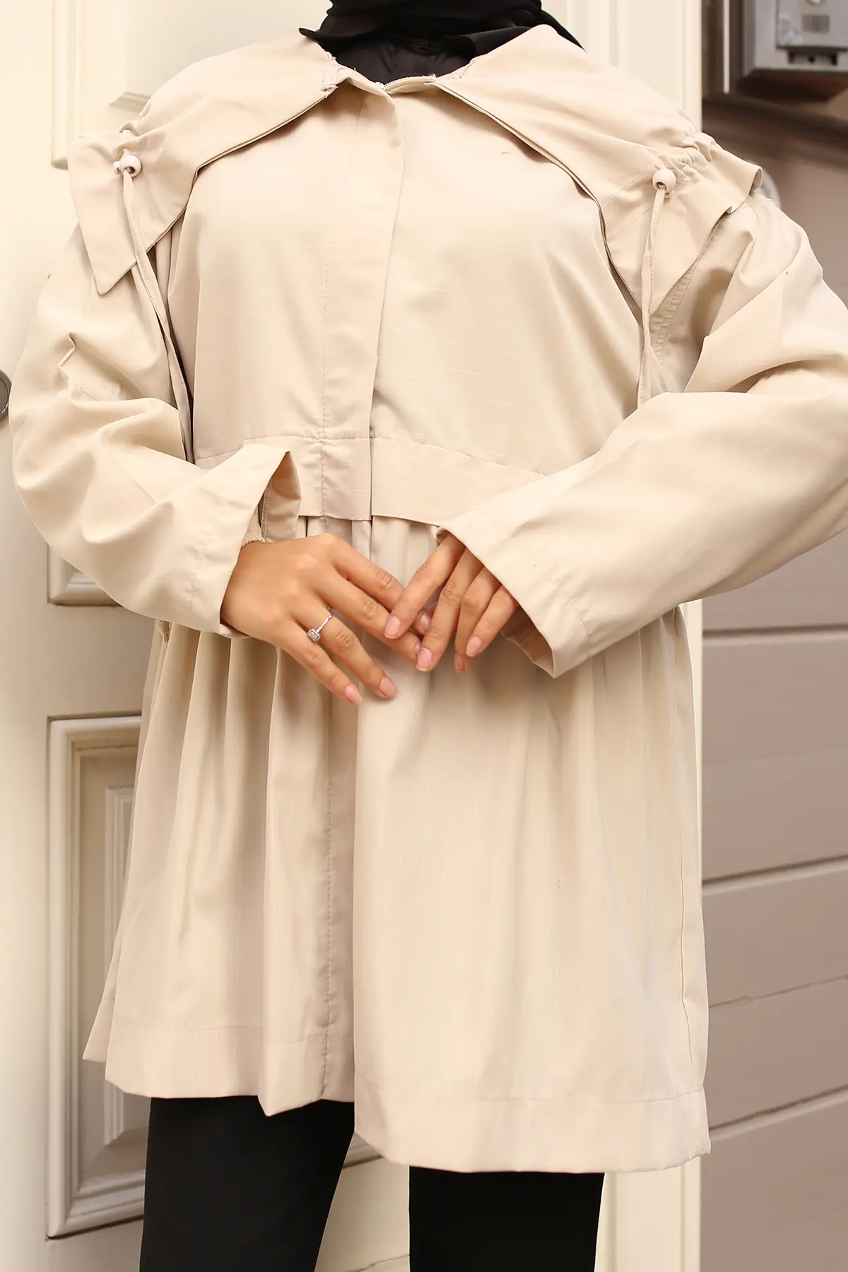 Trench Coat With Collar-detail