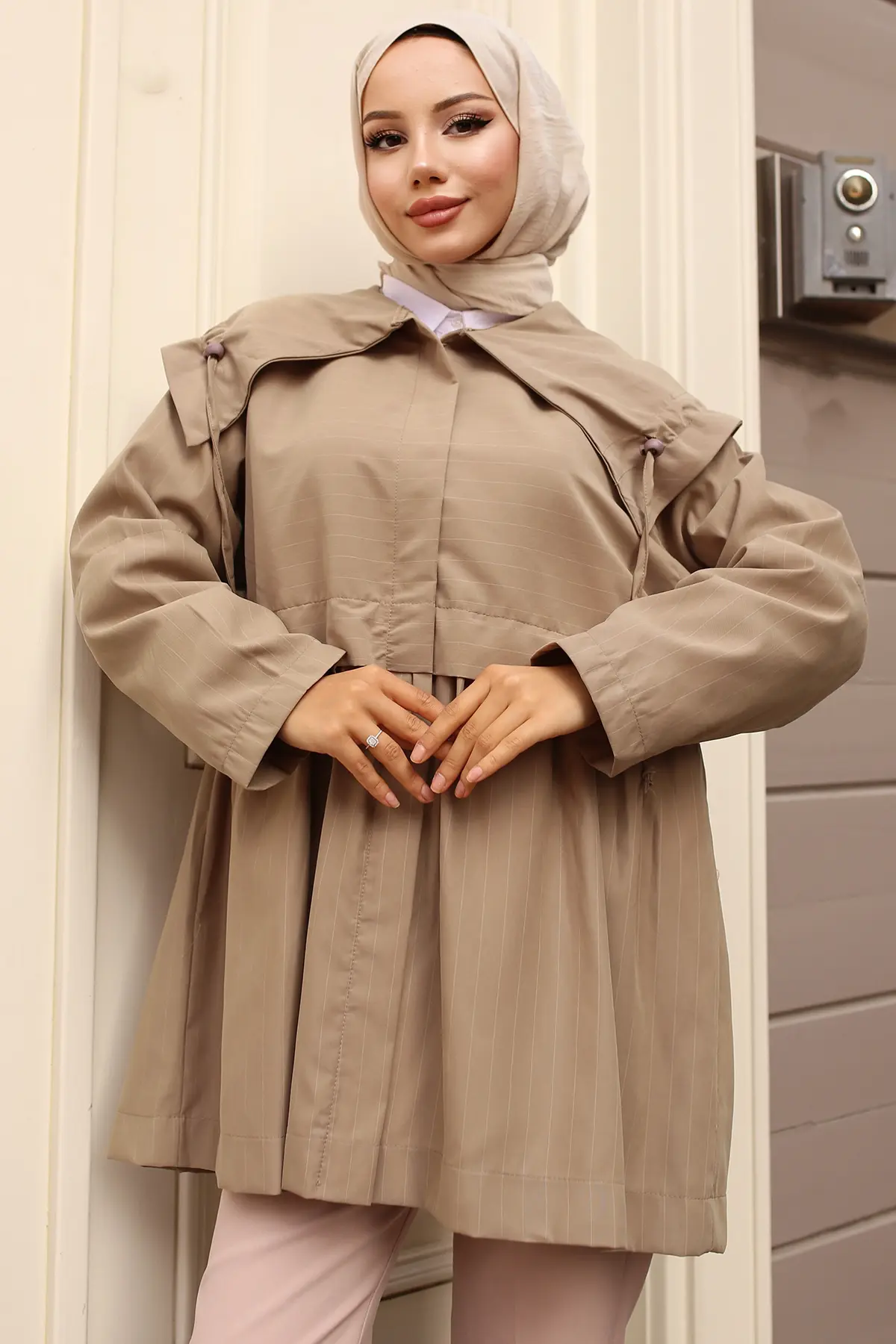 Trench Coat With Collar-detail