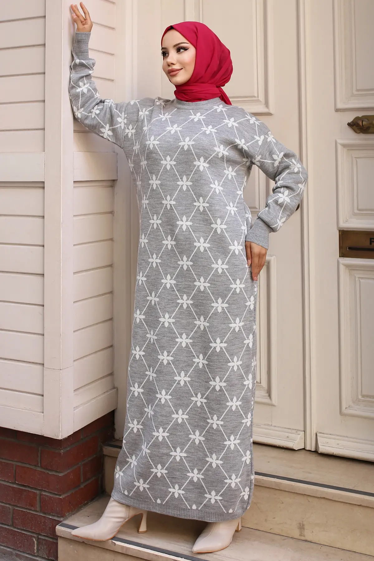 Flower Patterned Sweater Dress-detail