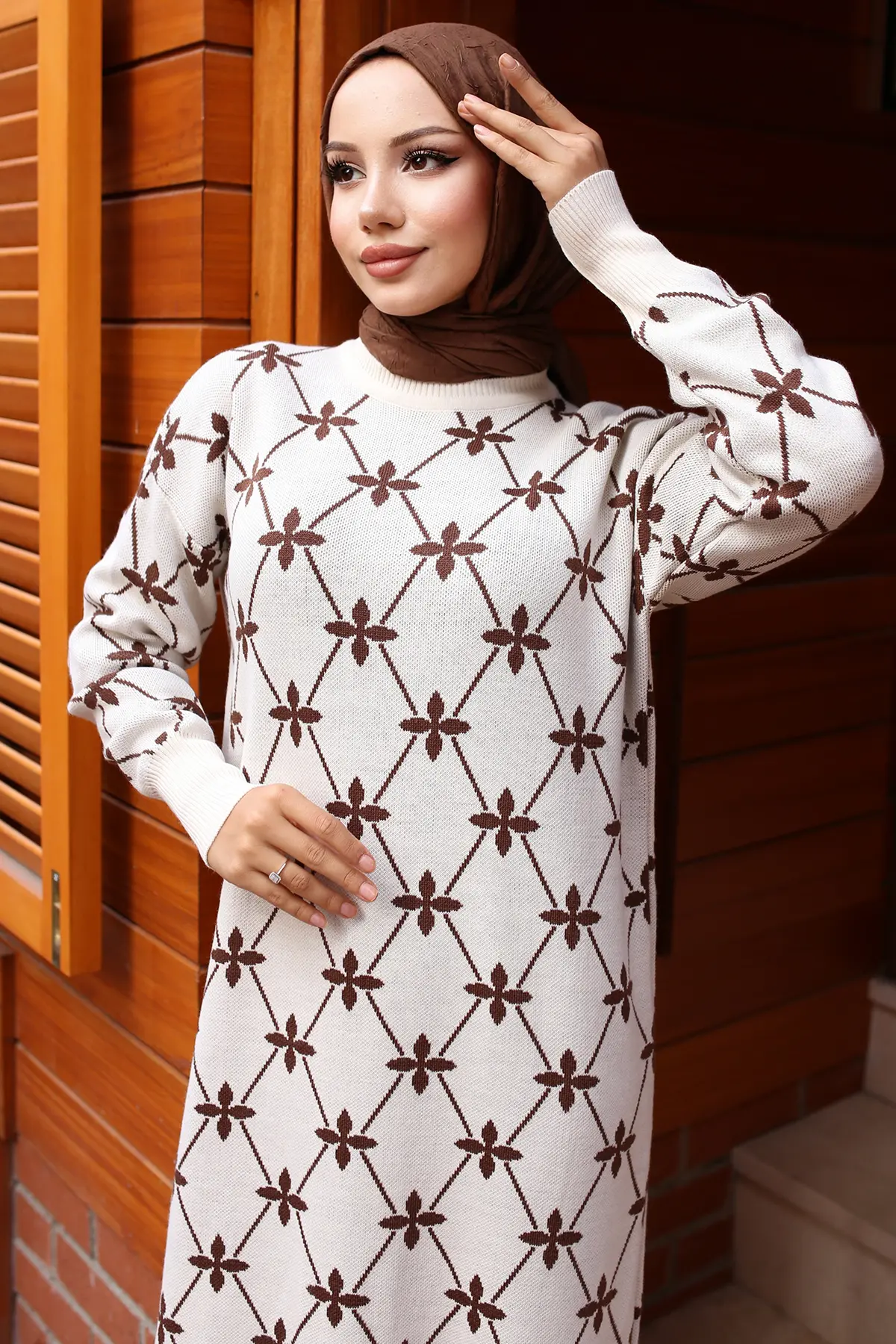 Flower Patterned Sweater Dress-detail