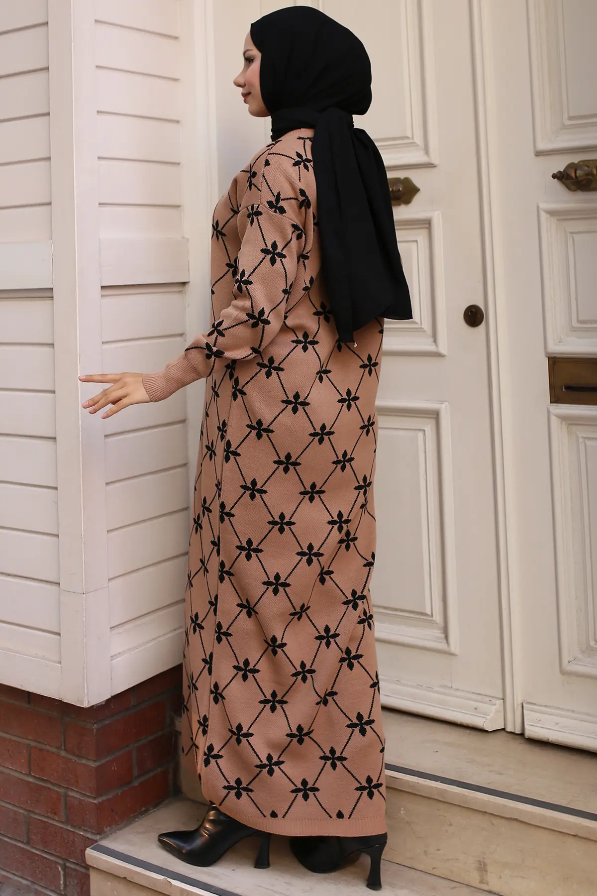 Flower Patterned Sweater Dress-detail