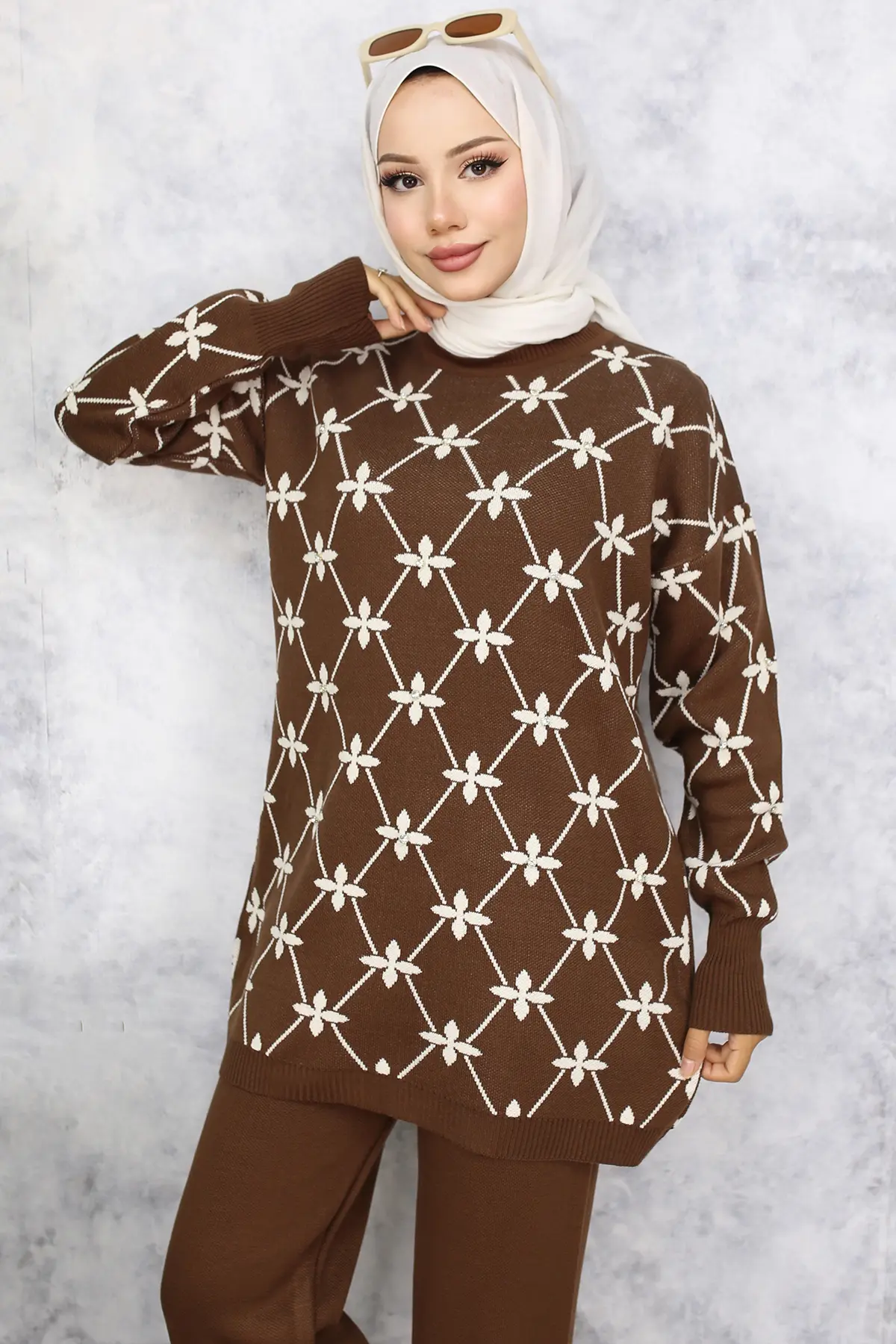 6212 Çiçek Desenli Taşlı Triko Takım Kahverengi-detail