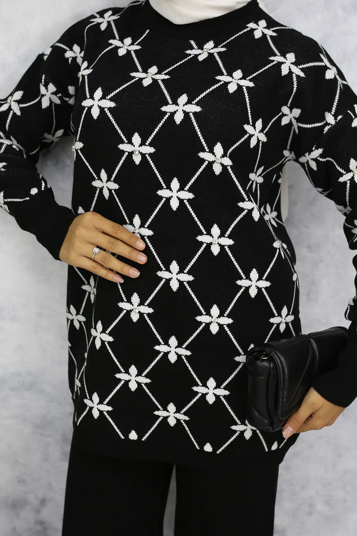 6212 Çiçek Desenli Taşlı Triko Takım Siyah-detail