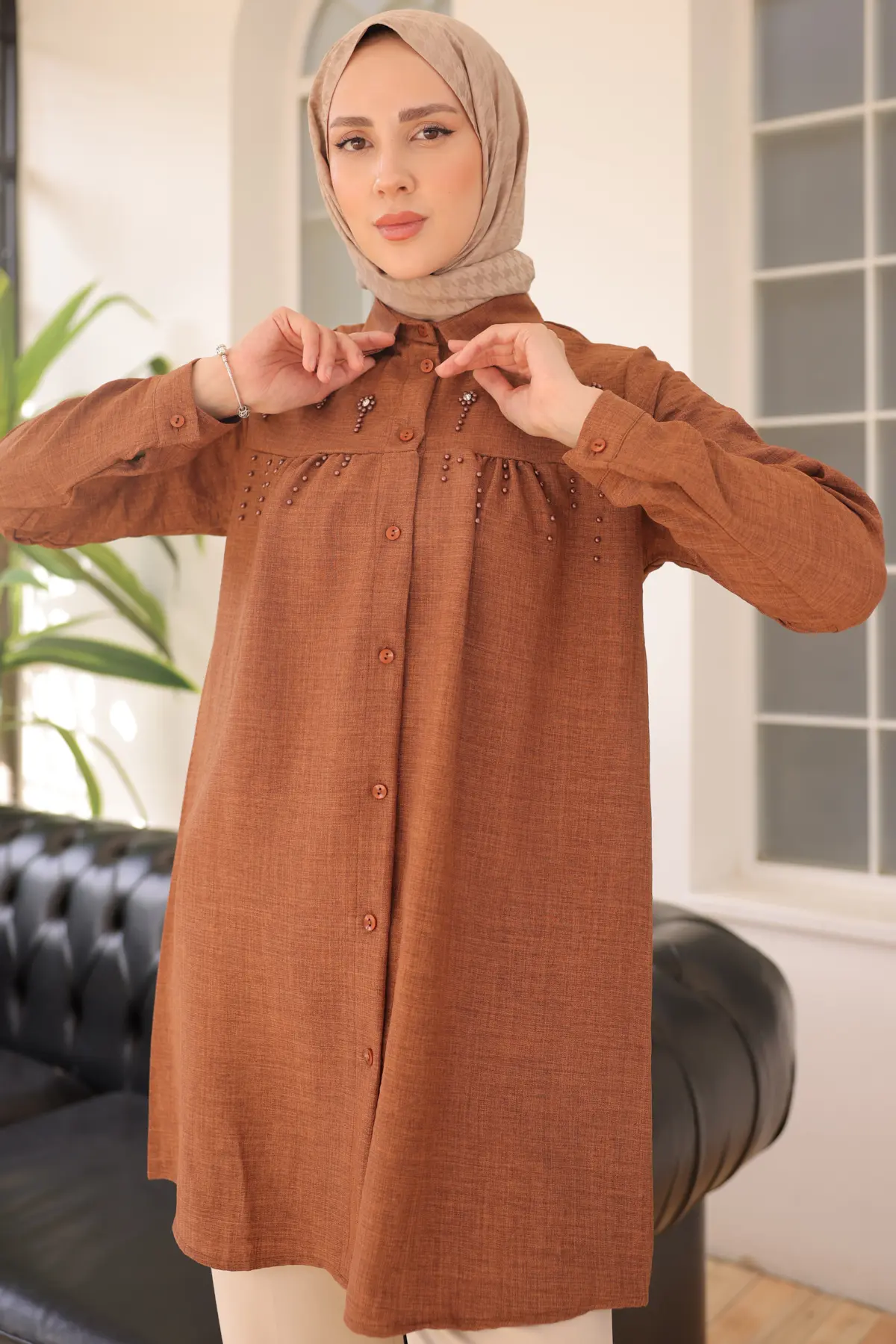 673 Boncuk Detaylı Gömlek Kahverengi-detail