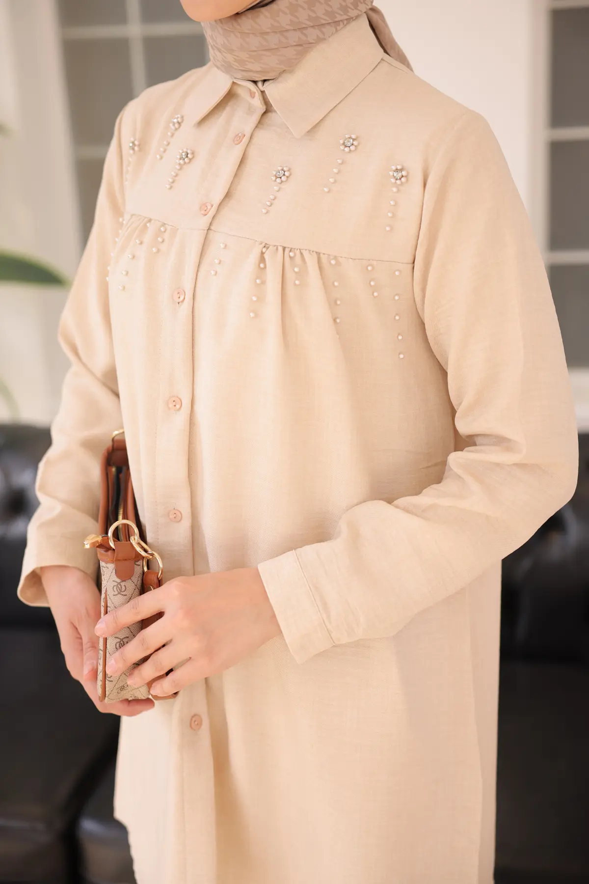 673 Boncuk Detaylı Gömlek Taş Rengi-detail