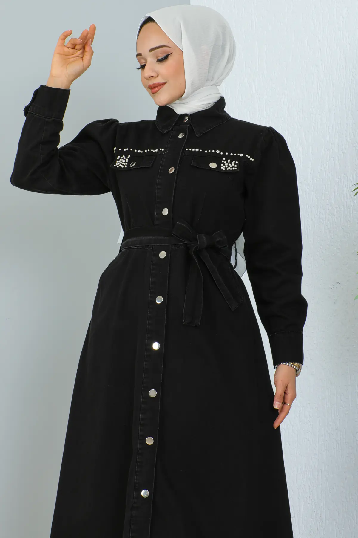 6804 Cepleri Boncuk Detaylı Kot Elbise Siyah-detail