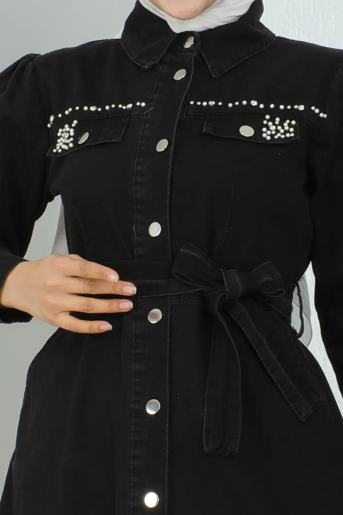 6804 Cepleri Boncuk Detaylı Kot Elbise Siyah-detail