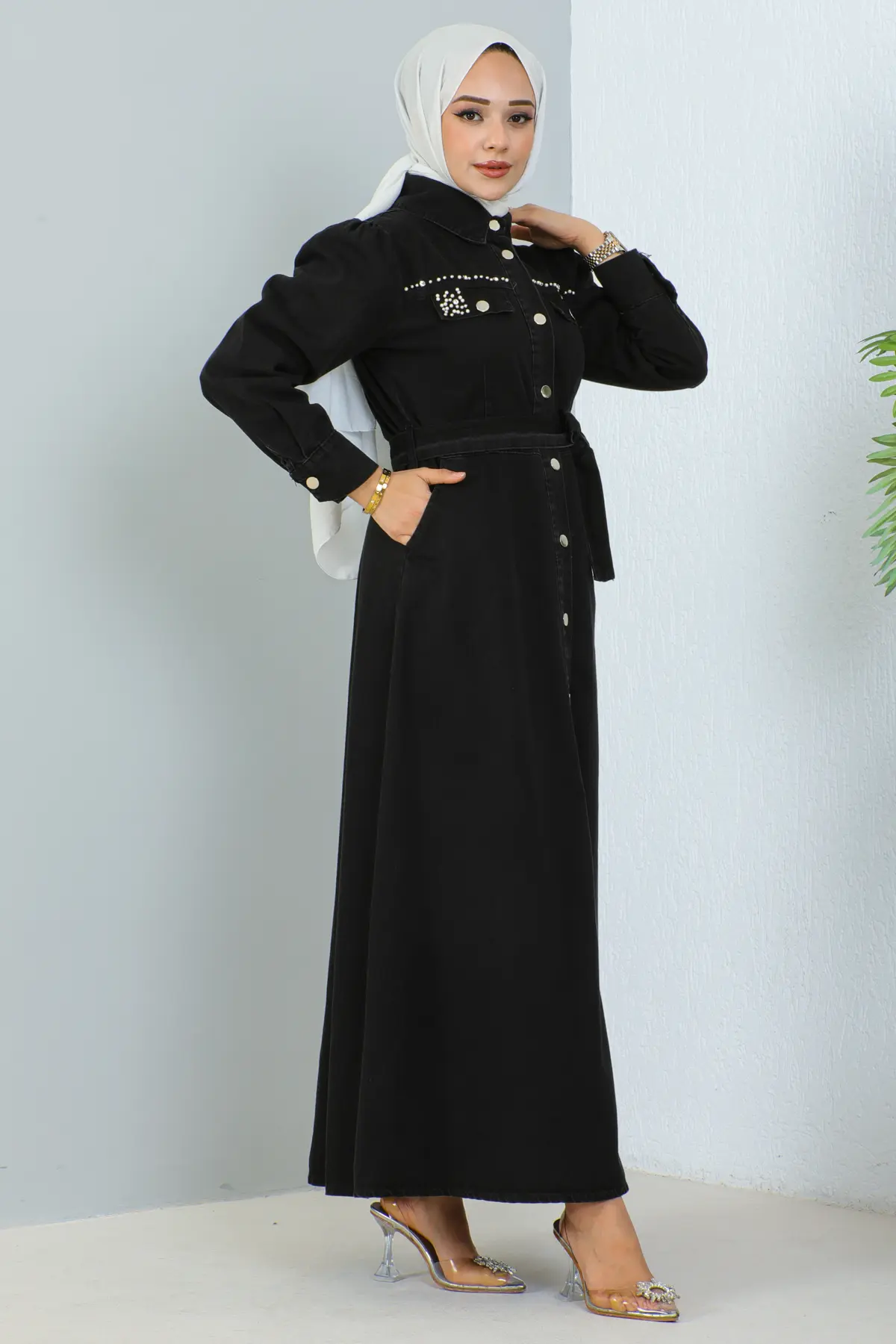 6804 Cepleri Boncuk Detaylı Kot Elbise Siyah-detail