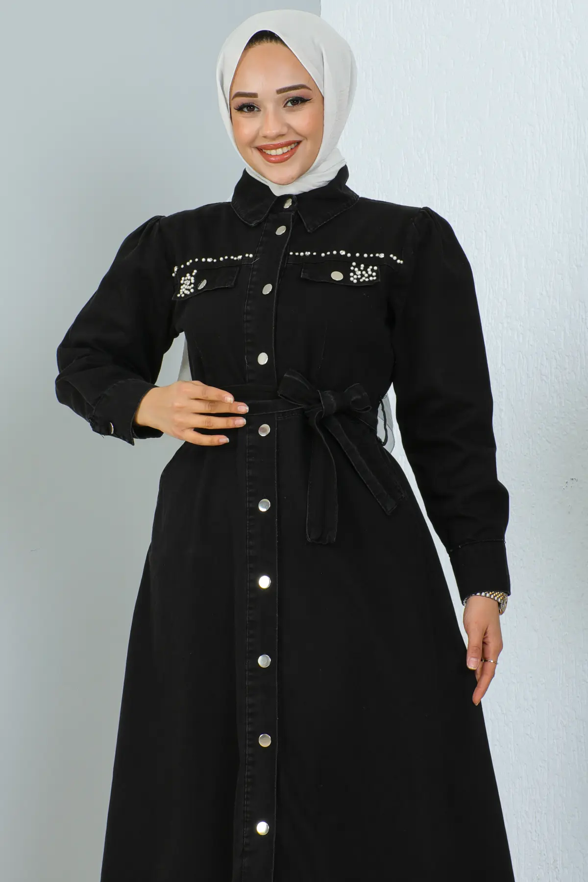 6804 Cepleri Boncuk Detaylı Kot Elbise Siyah-detail