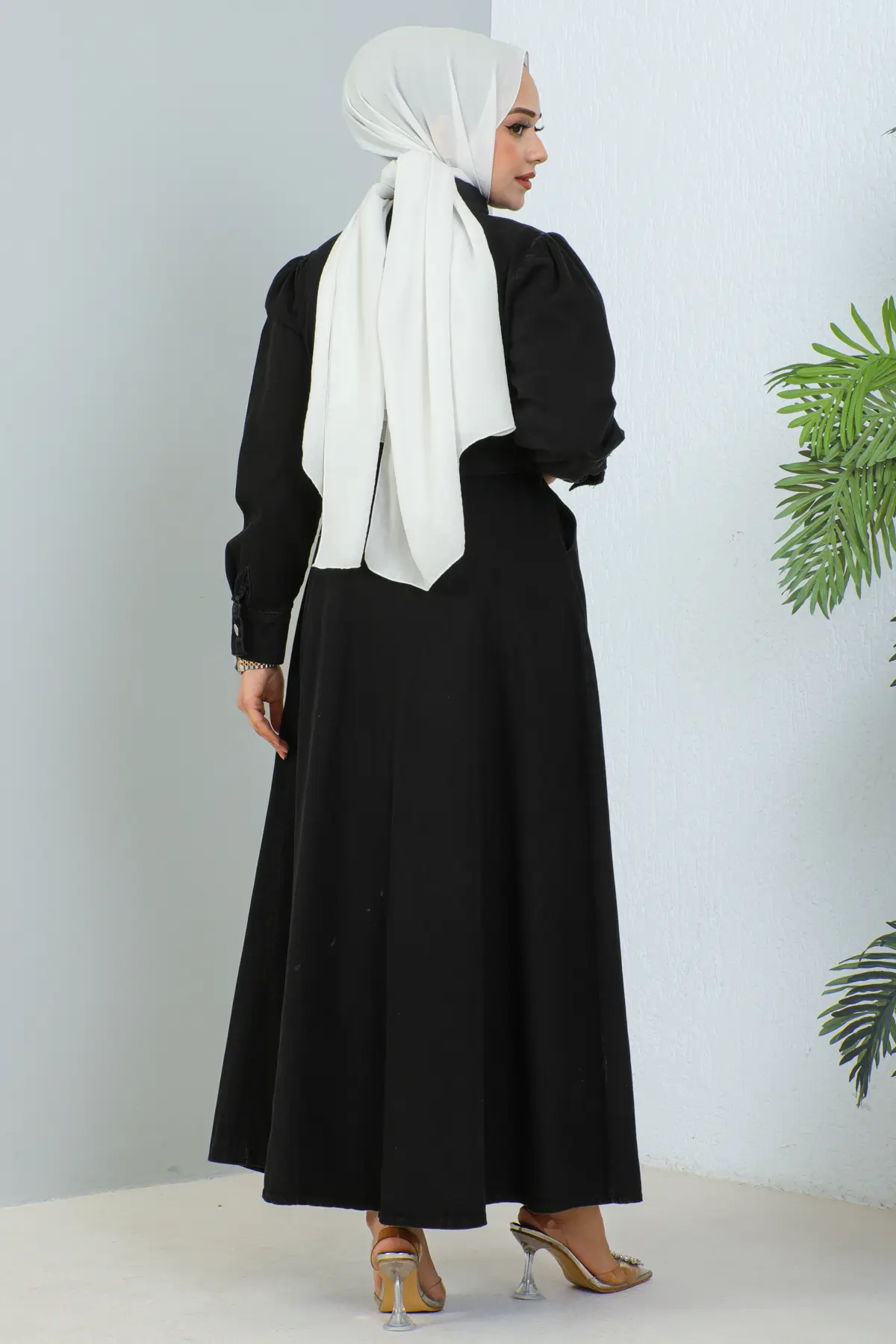 6804 Cepleri Boncuk Detaylı Kot Elbise Siyah-detail